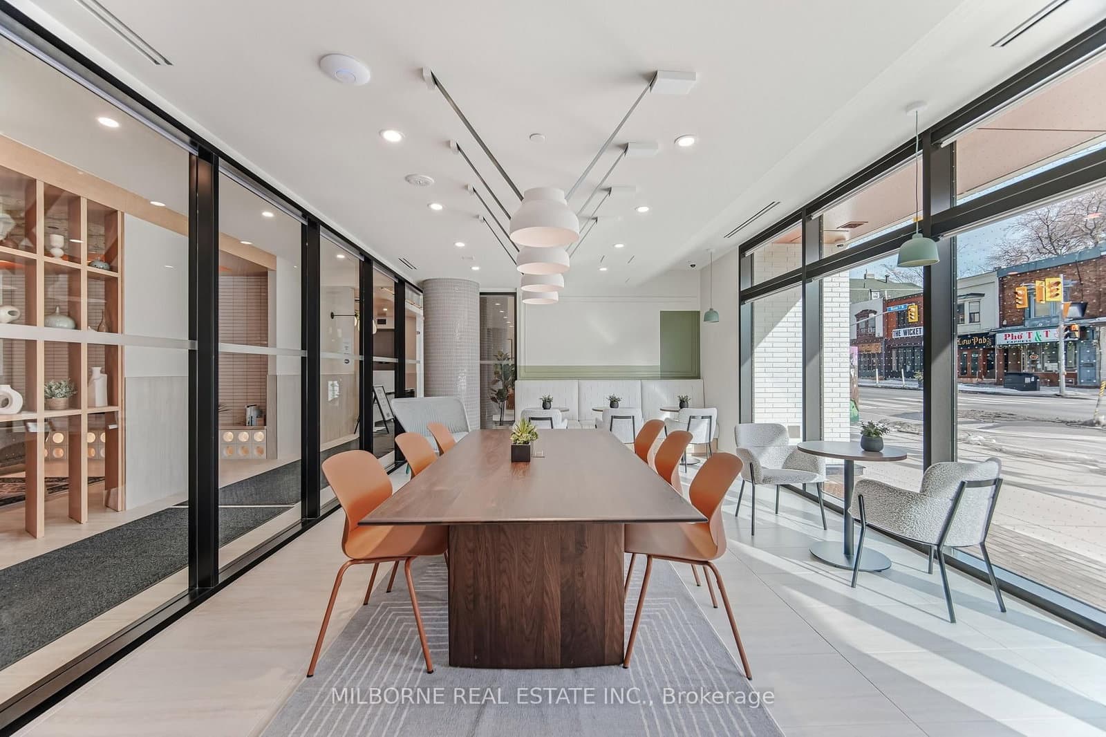 1660 Bloor Street W, Unit 909 thumbnail 4