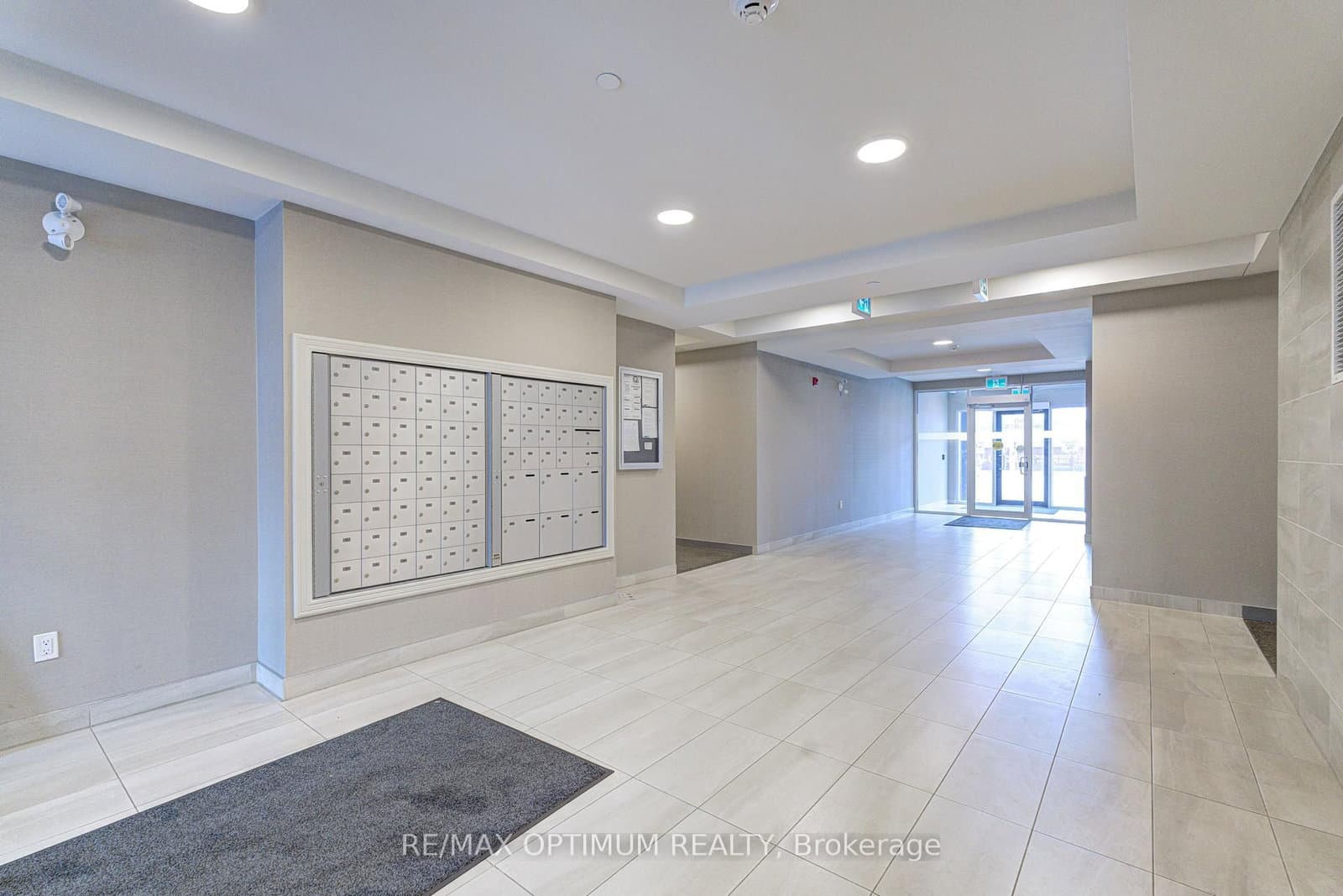 58 Sky Harbour Drive, Unit 108 thumbnail 4