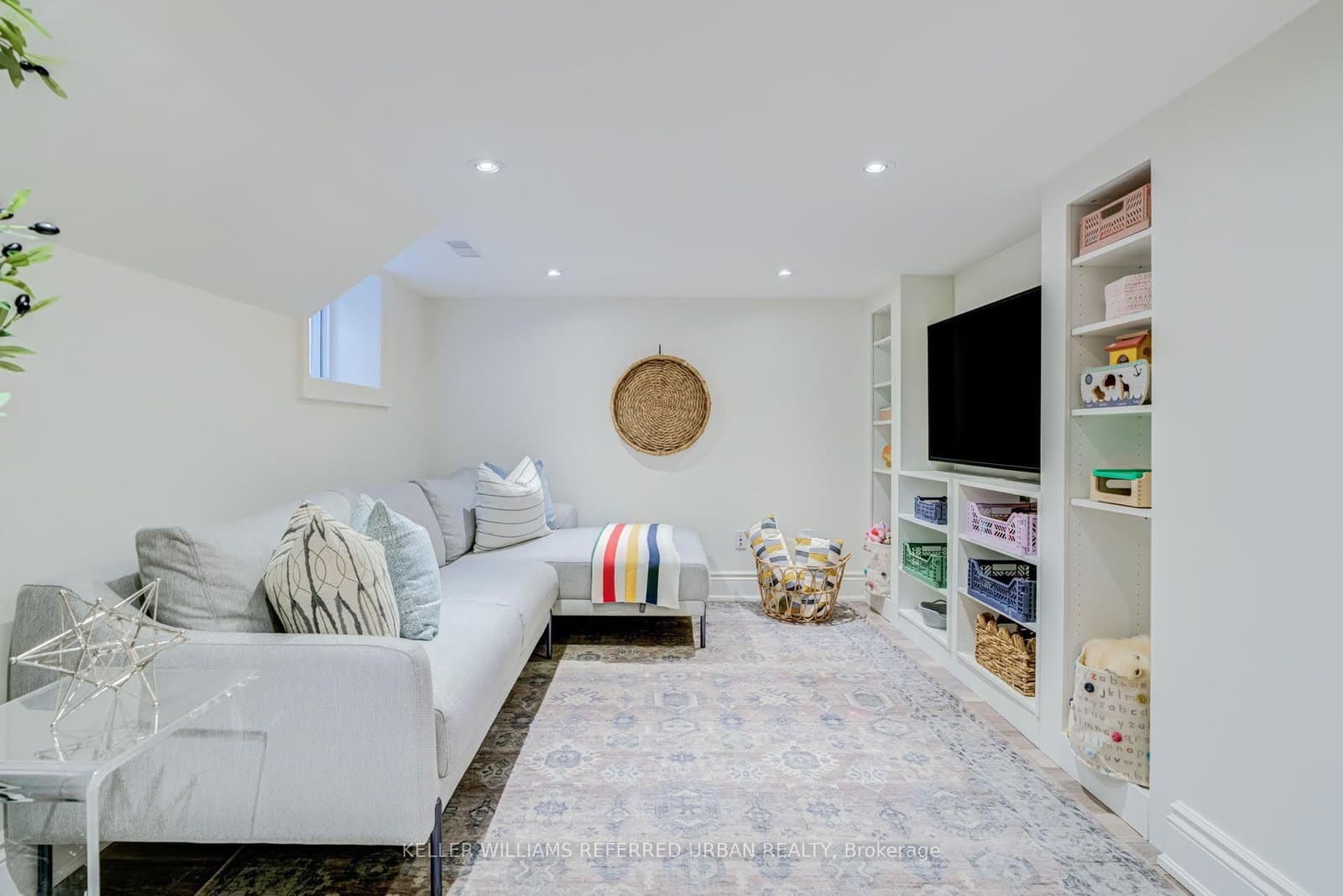 70 Struthers Street thumbnail 36