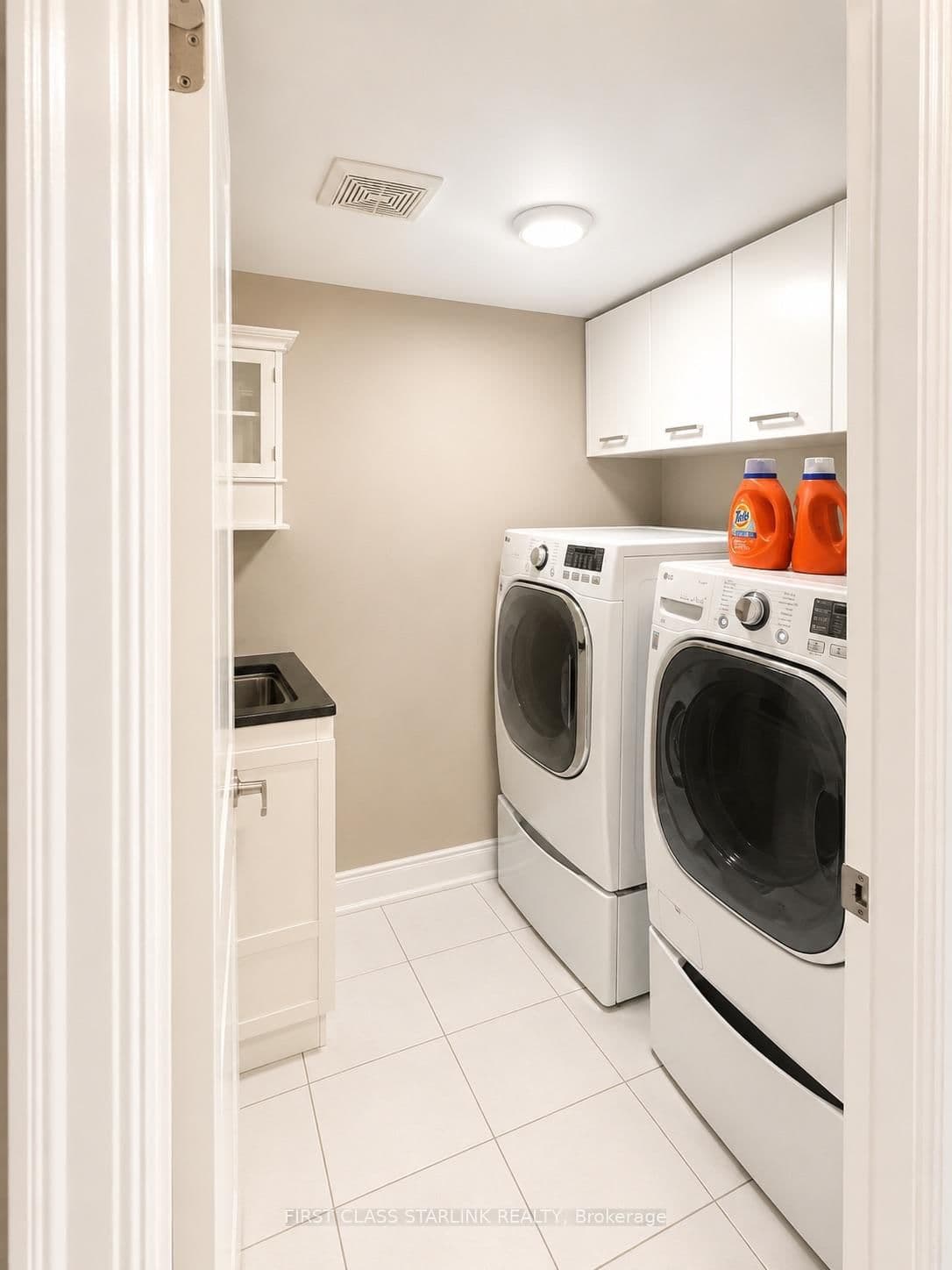 2058 Queensborough Gate, Unit 34 thumbnail 12
