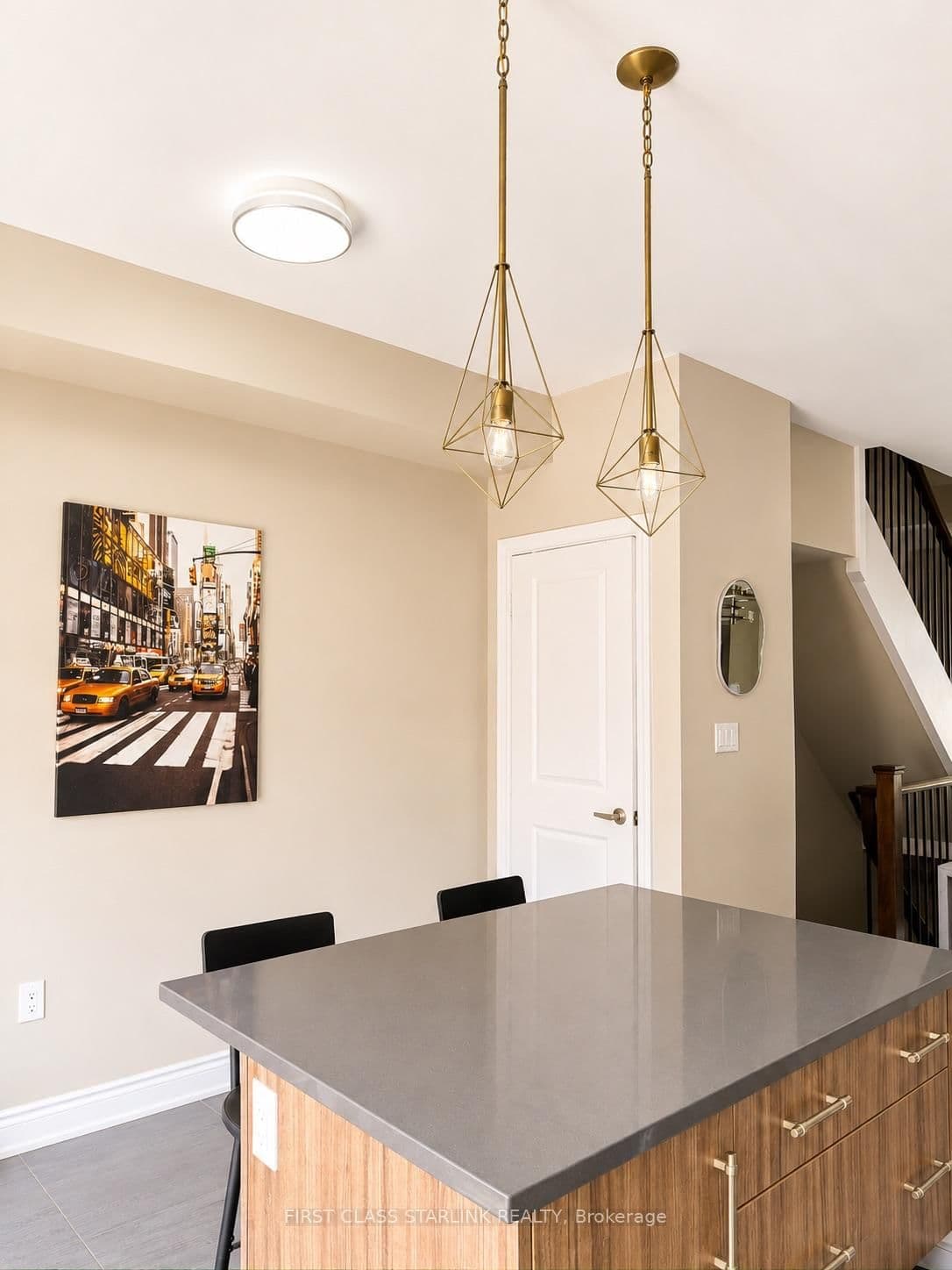 2058 Queensborough Gate, Unit 34 thumbnail 5