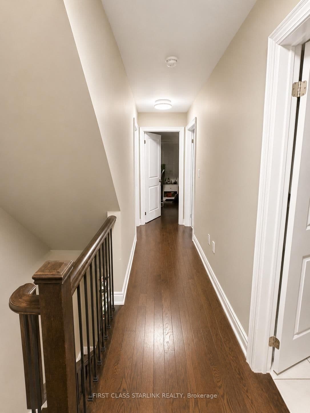 2058 Queensborough Gate, Unit 34 thumbnail 8