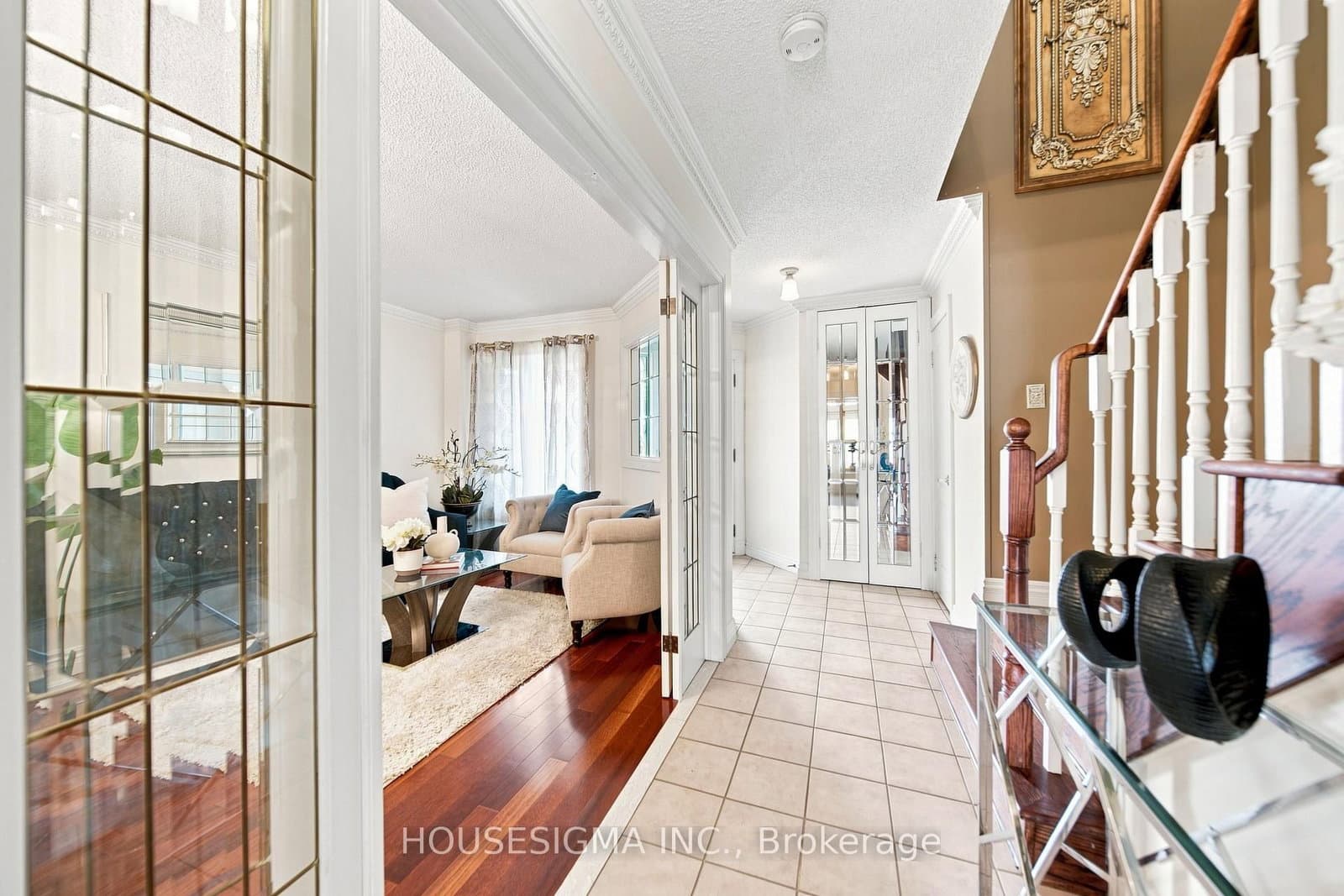 902 Applecroft Circle thumbnail 5