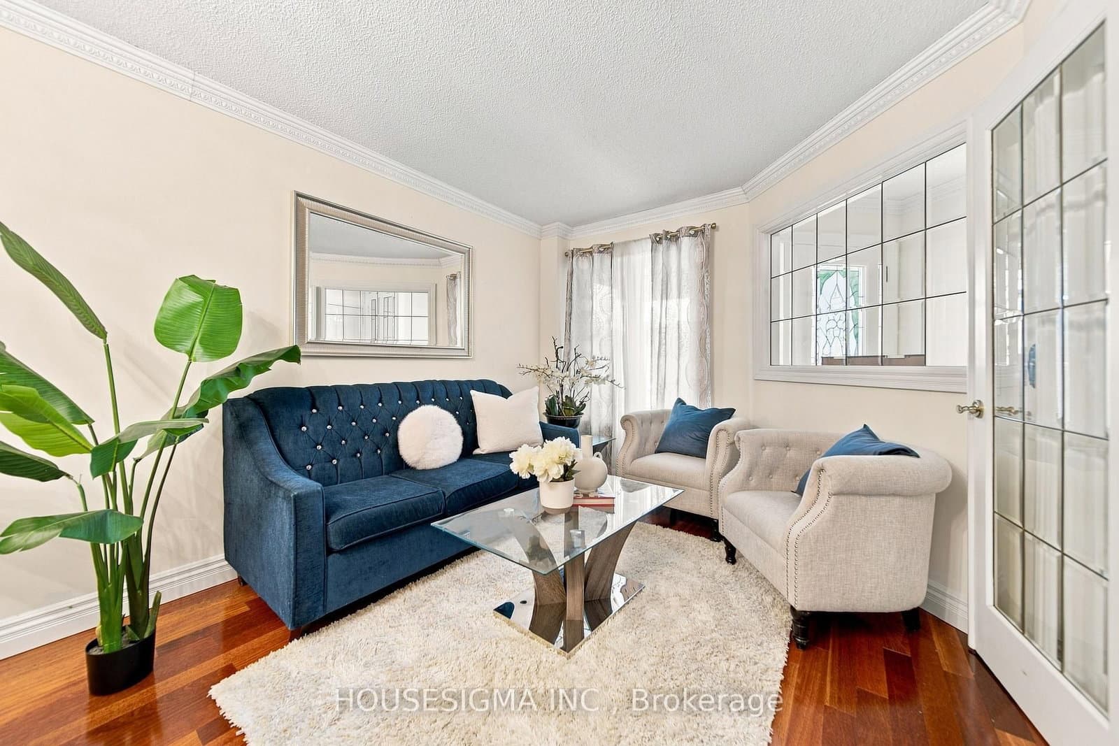 902 Applecroft Circle thumbnail 8