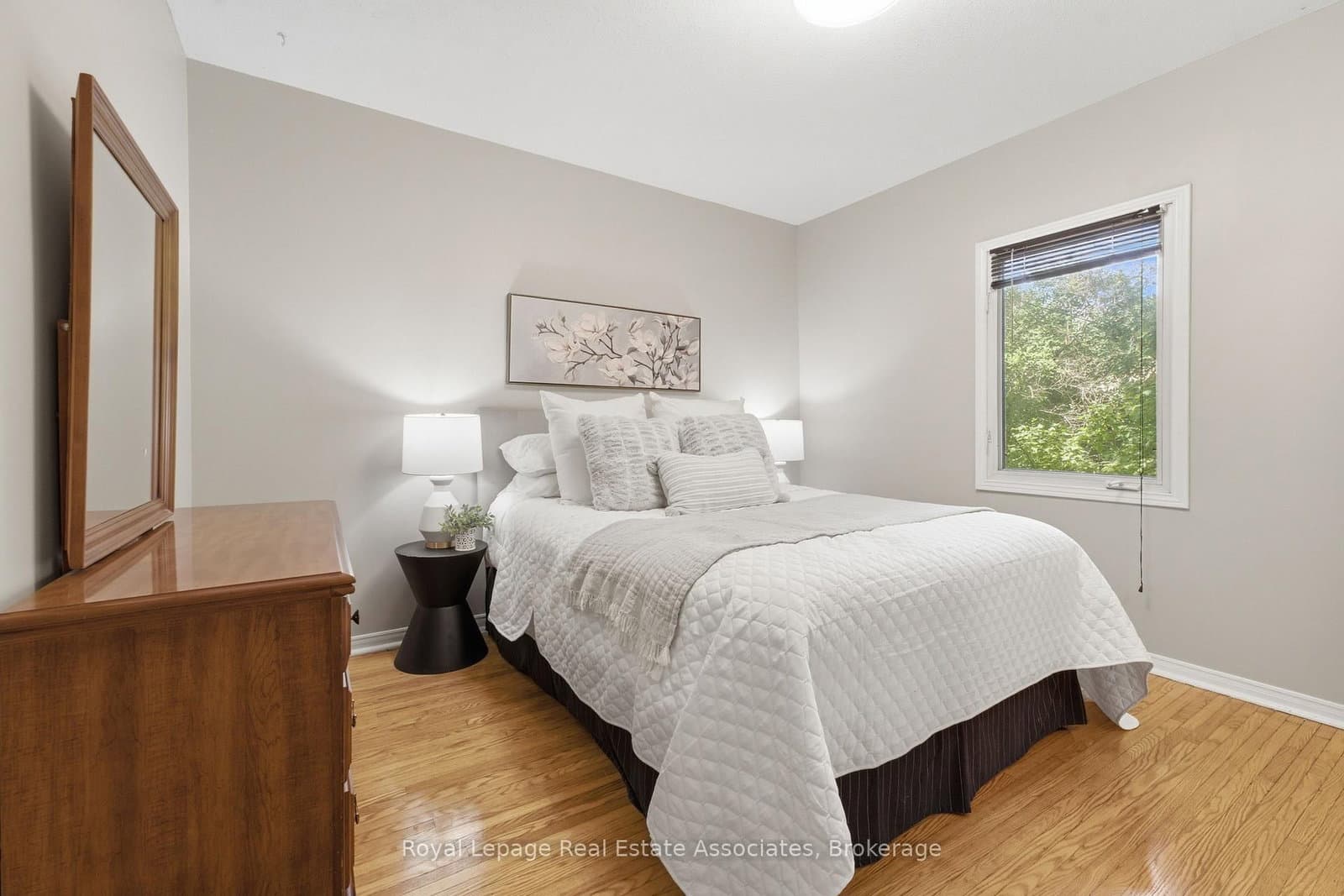 64 Eaglewood Boulevard thumbnail 10