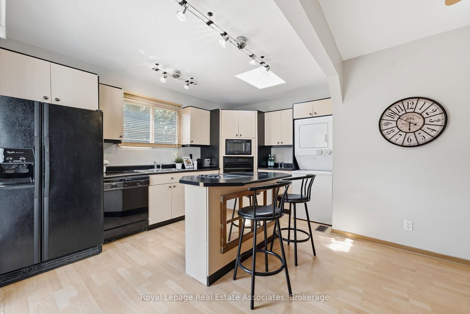 64 Eaglewood Boulevard thumbnail 13