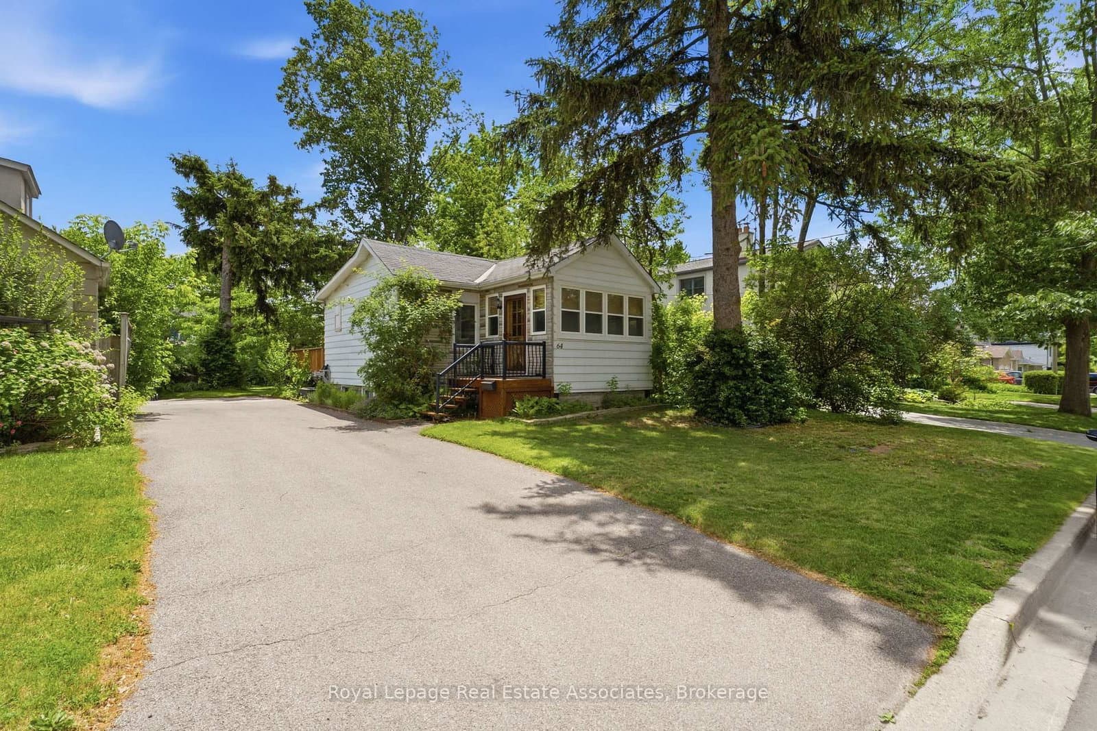 64 Eaglewood Boulevard thumbnail 2