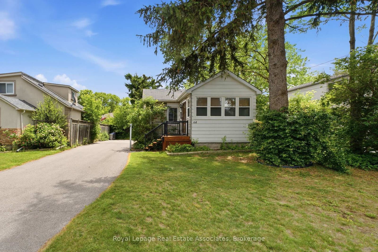 64 Eaglewood Boulevard thumbnail 3