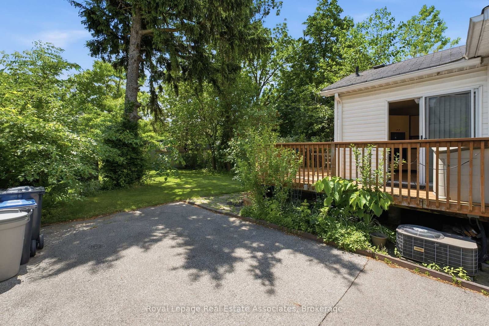64 Eaglewood Boulevard thumbnail 32