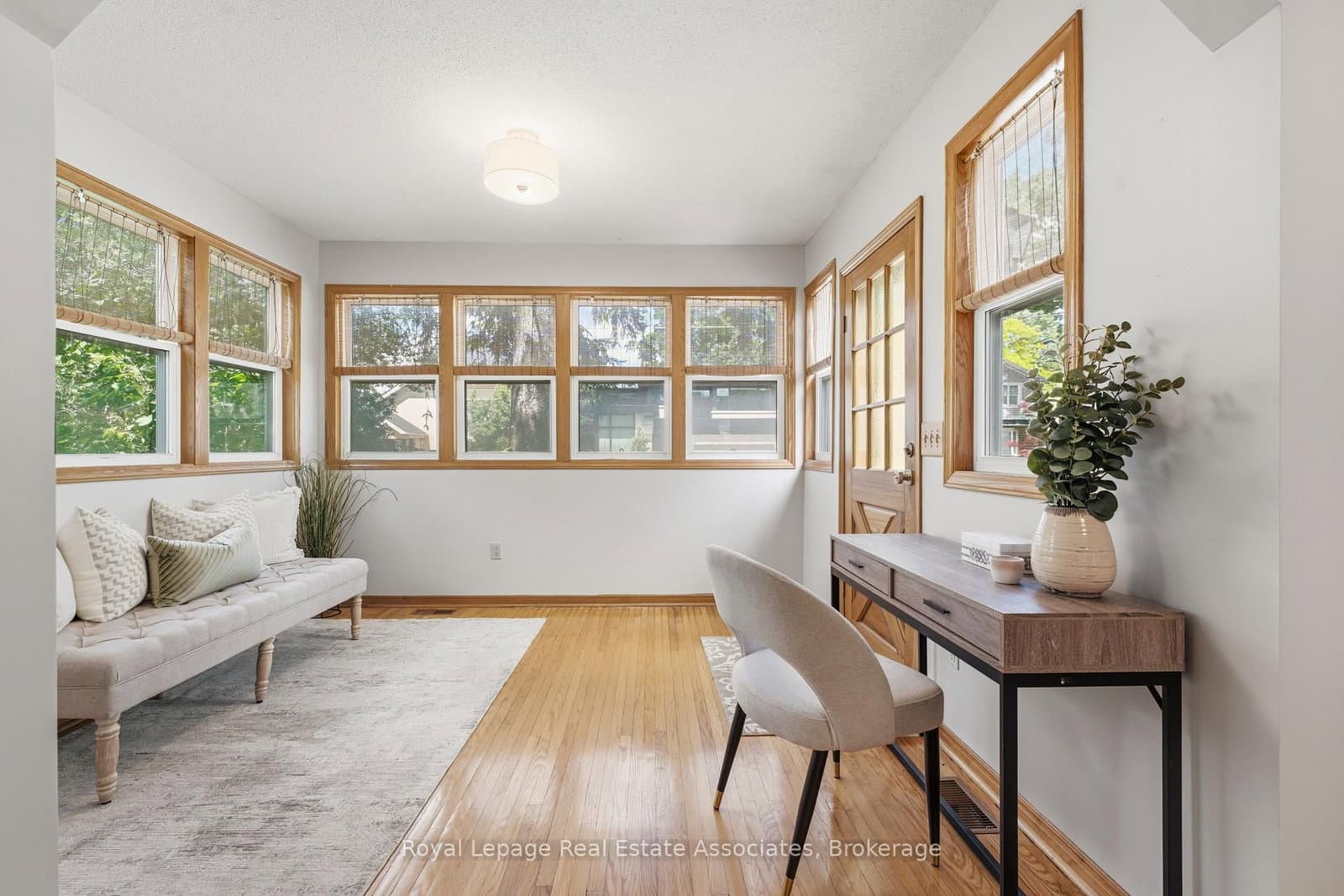 64 Eaglewood Boulevard thumbnail 6