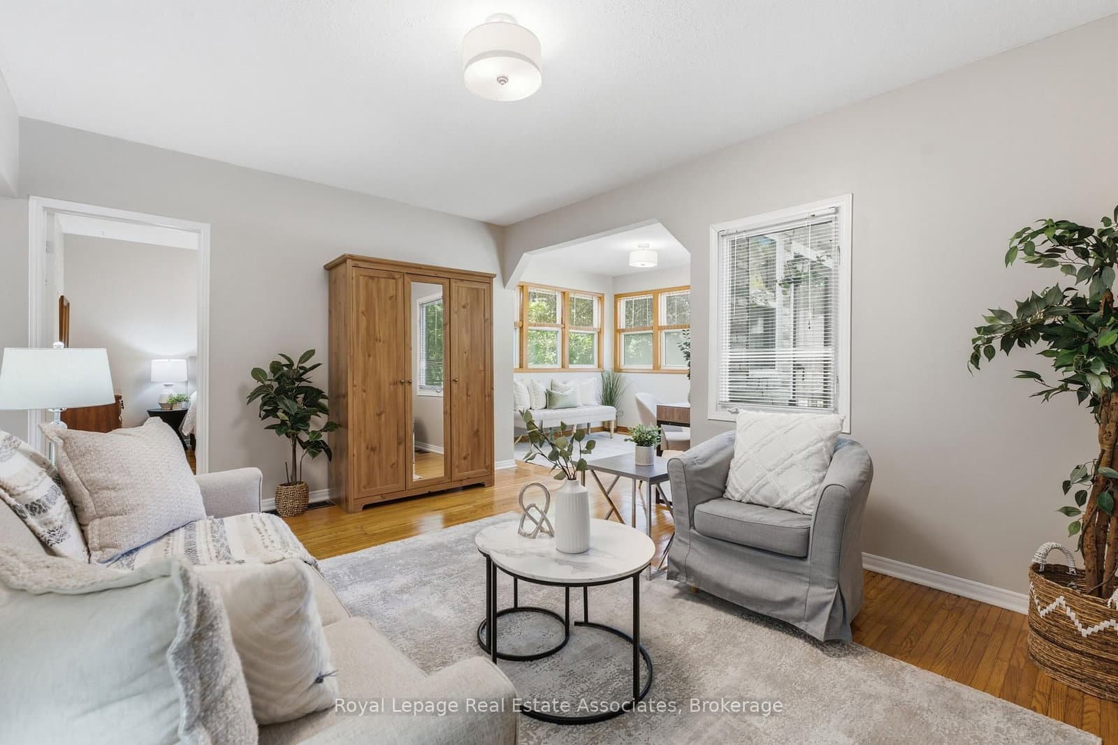 64 Eaglewood Boulevard thumbnail 9