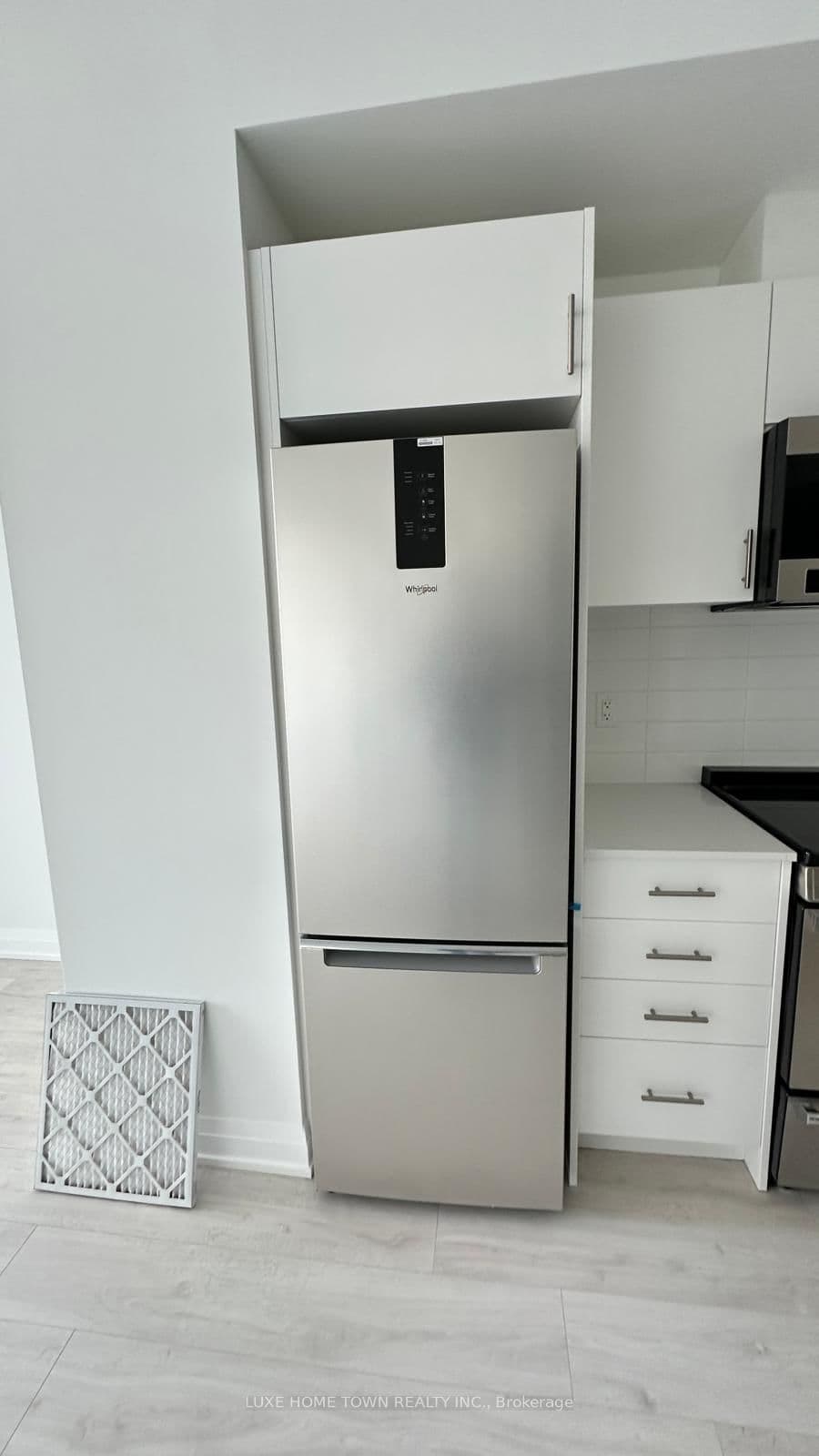412 Silver Maple Road, Unit 402 thumbnail 14