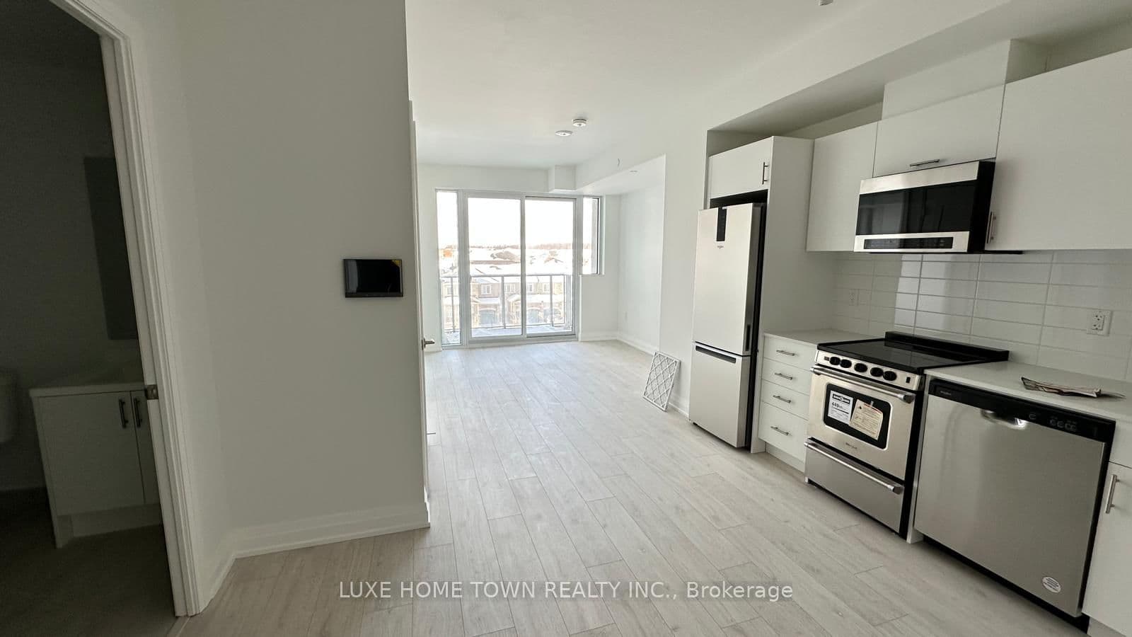 412 Silver Maple Road, Unit 402 thumbnail 18