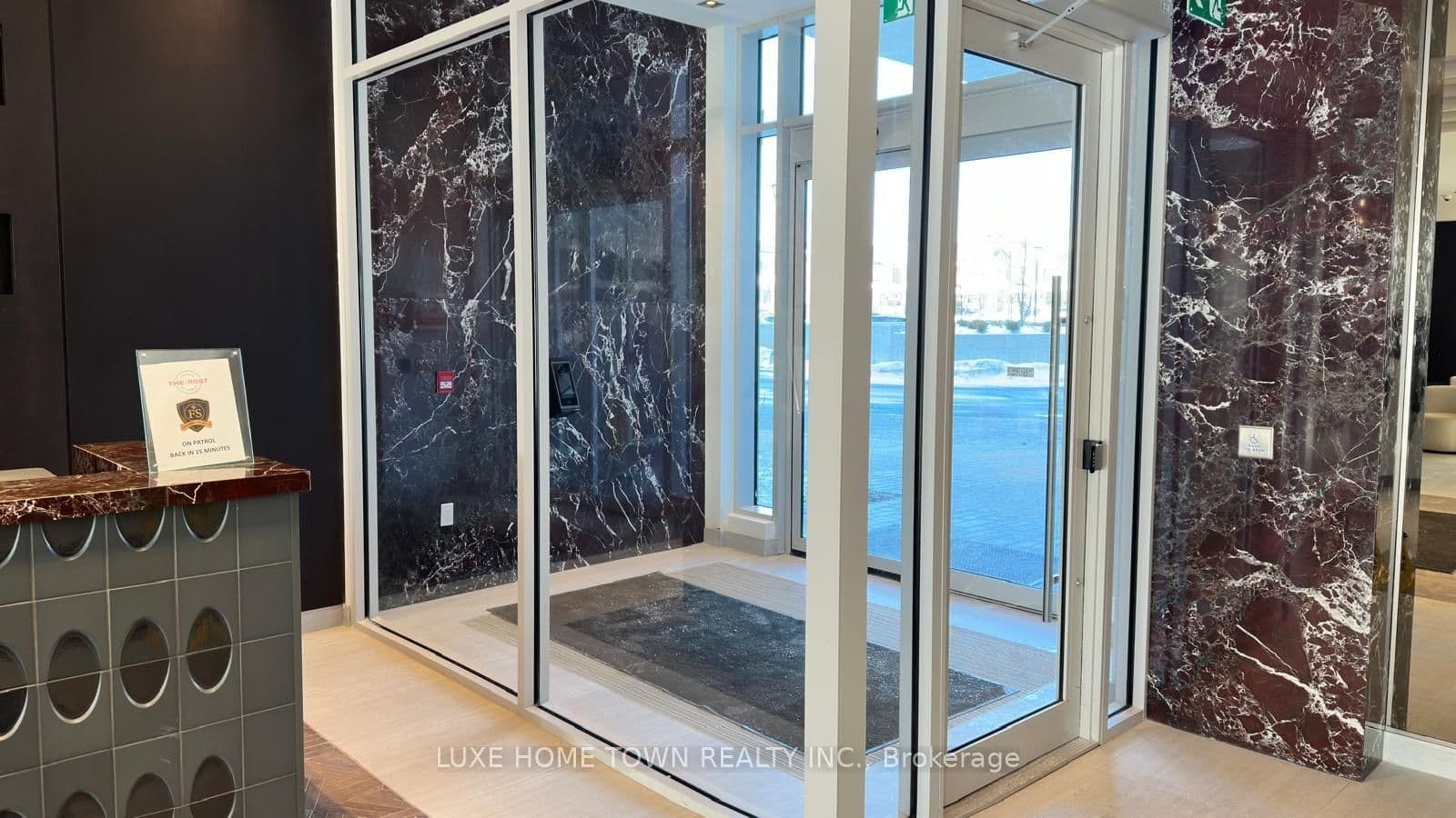 412 Silver Maple Road, Unit 402 thumbnail 2