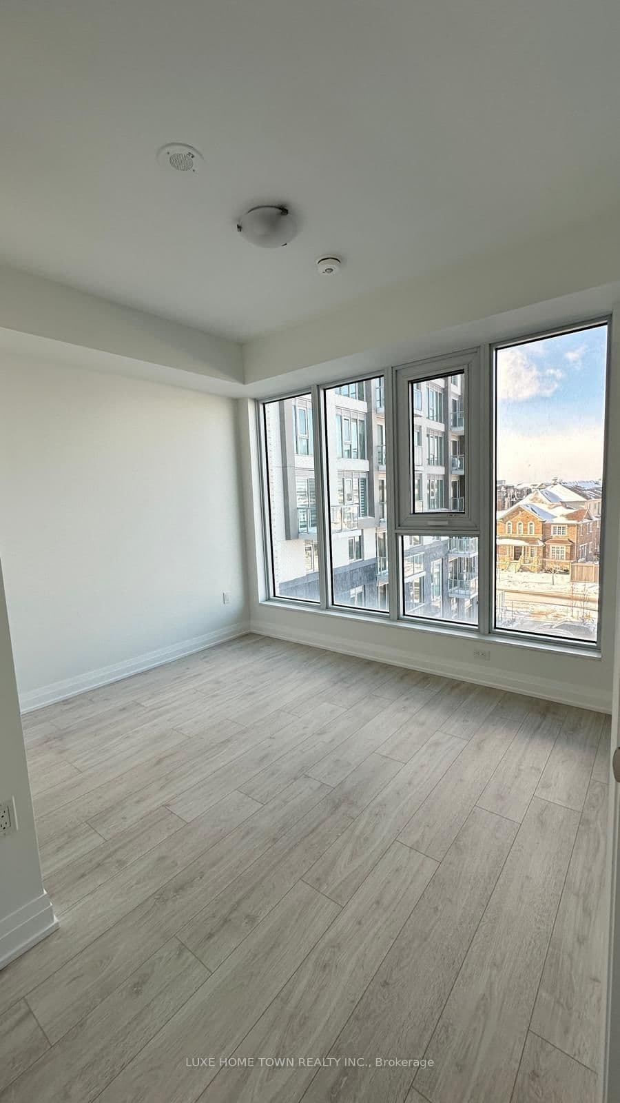 412 Silver Maple Road, Unit 402 thumbnail 27