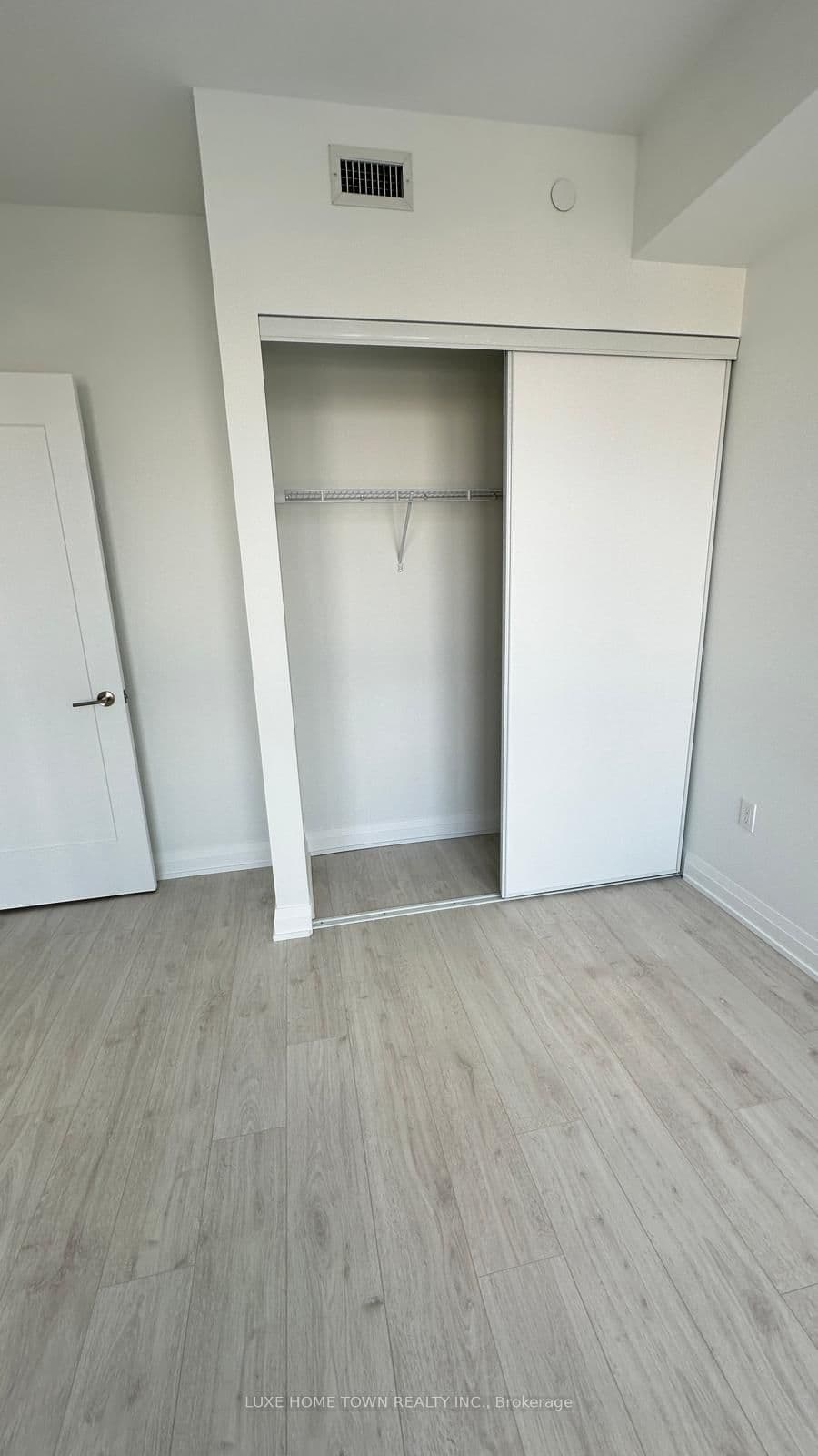 412 Silver Maple Road, Unit 402 thumbnail 28