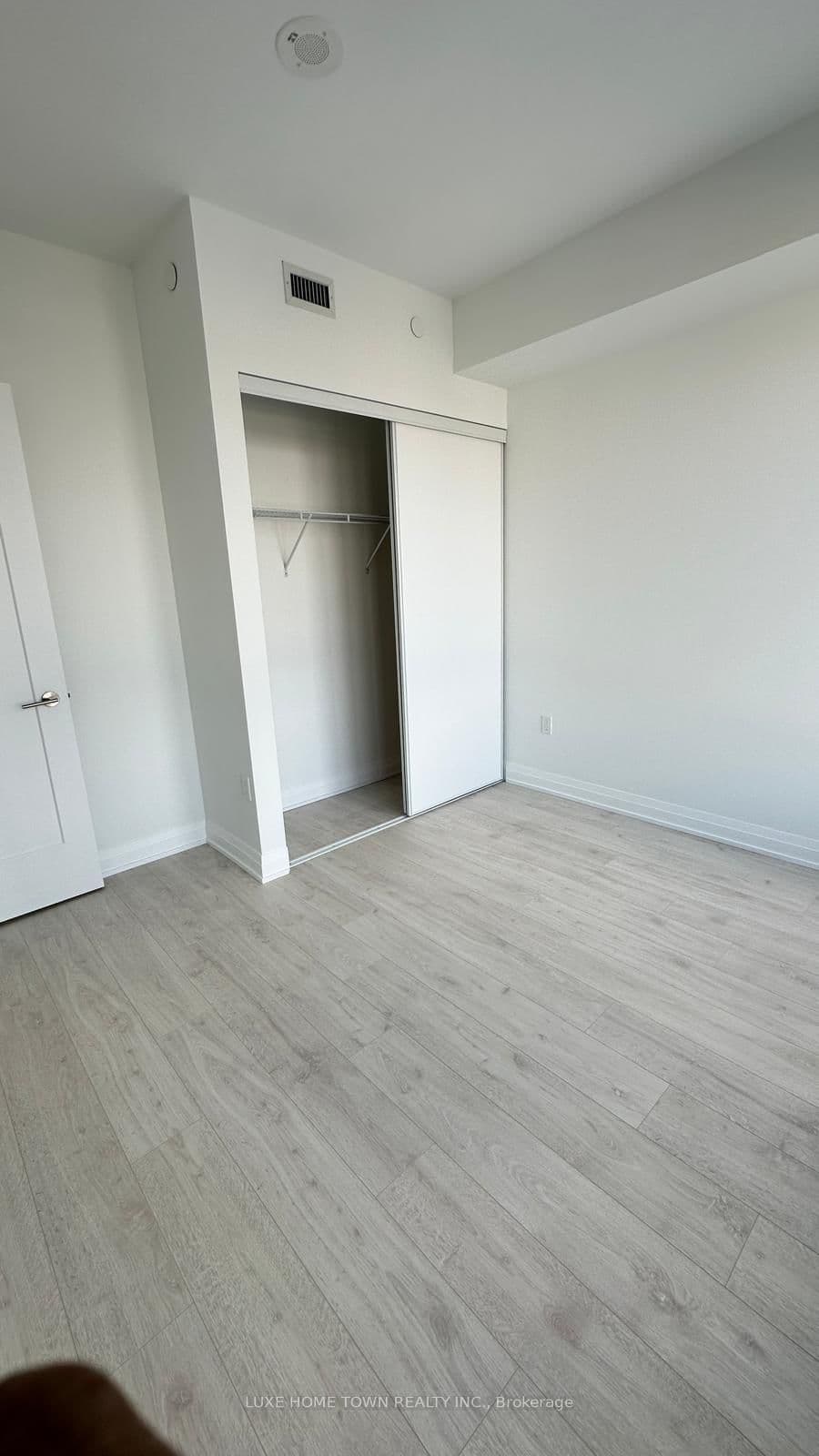 412 Silver Maple Road, Unit 402 thumbnail 29