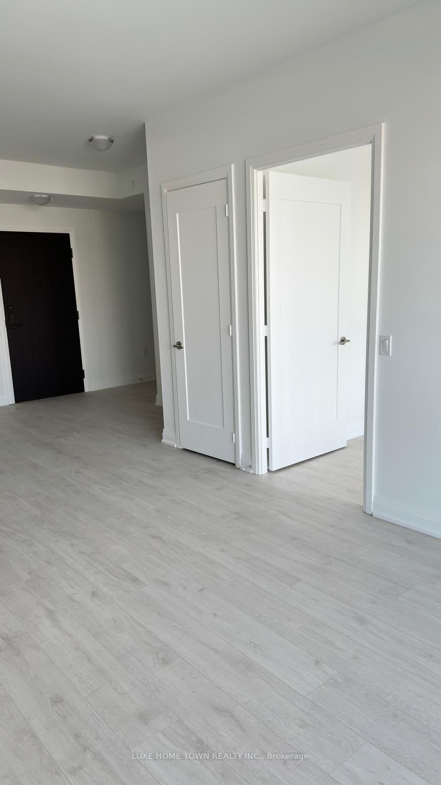 412 Silver Maple Road, Unit 402 thumbnail 37