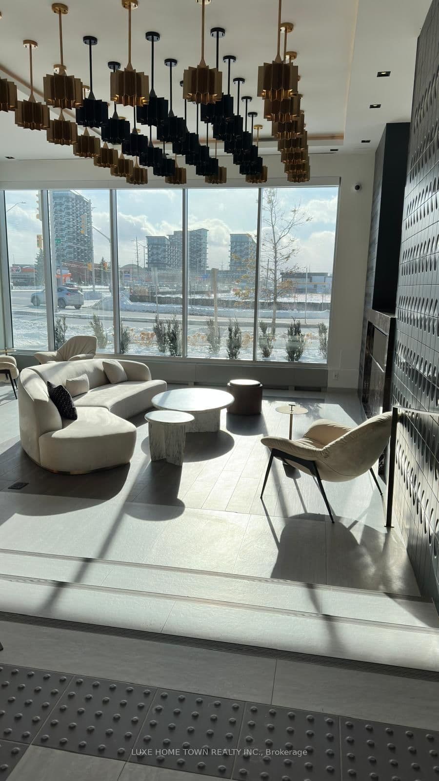 412 Silver Maple Road, Unit 402 thumbnail 7