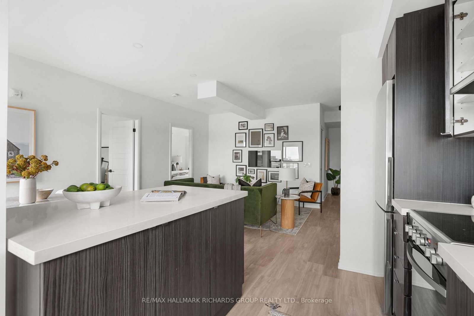 408 Brown's Line, Unit PH606 thumbnail 11