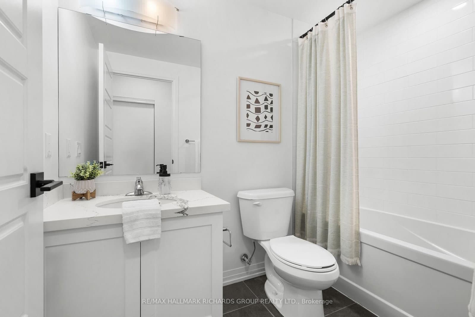 408 Brown's Line, Unit PH606 thumbnail 28