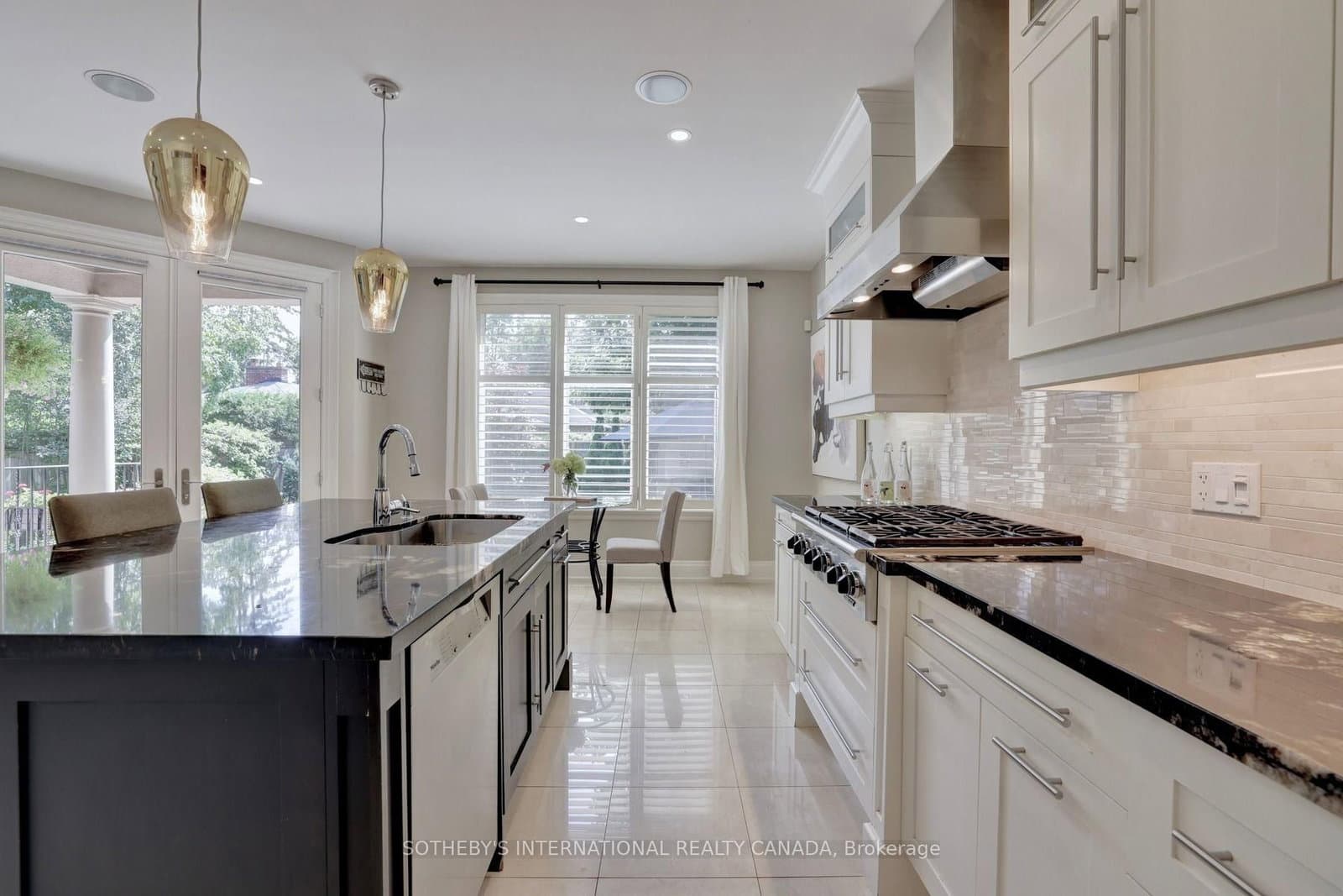 32 Oakwood Avenue S thumbnail 14