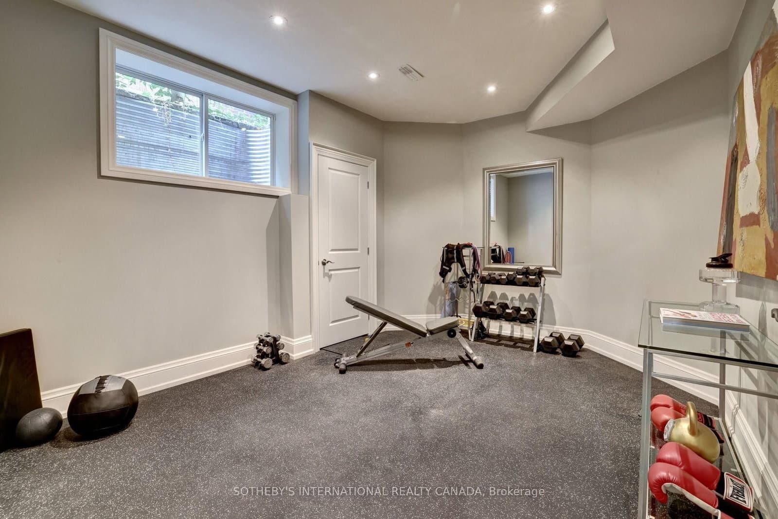 32 Oakwood Avenue S thumbnail 35
