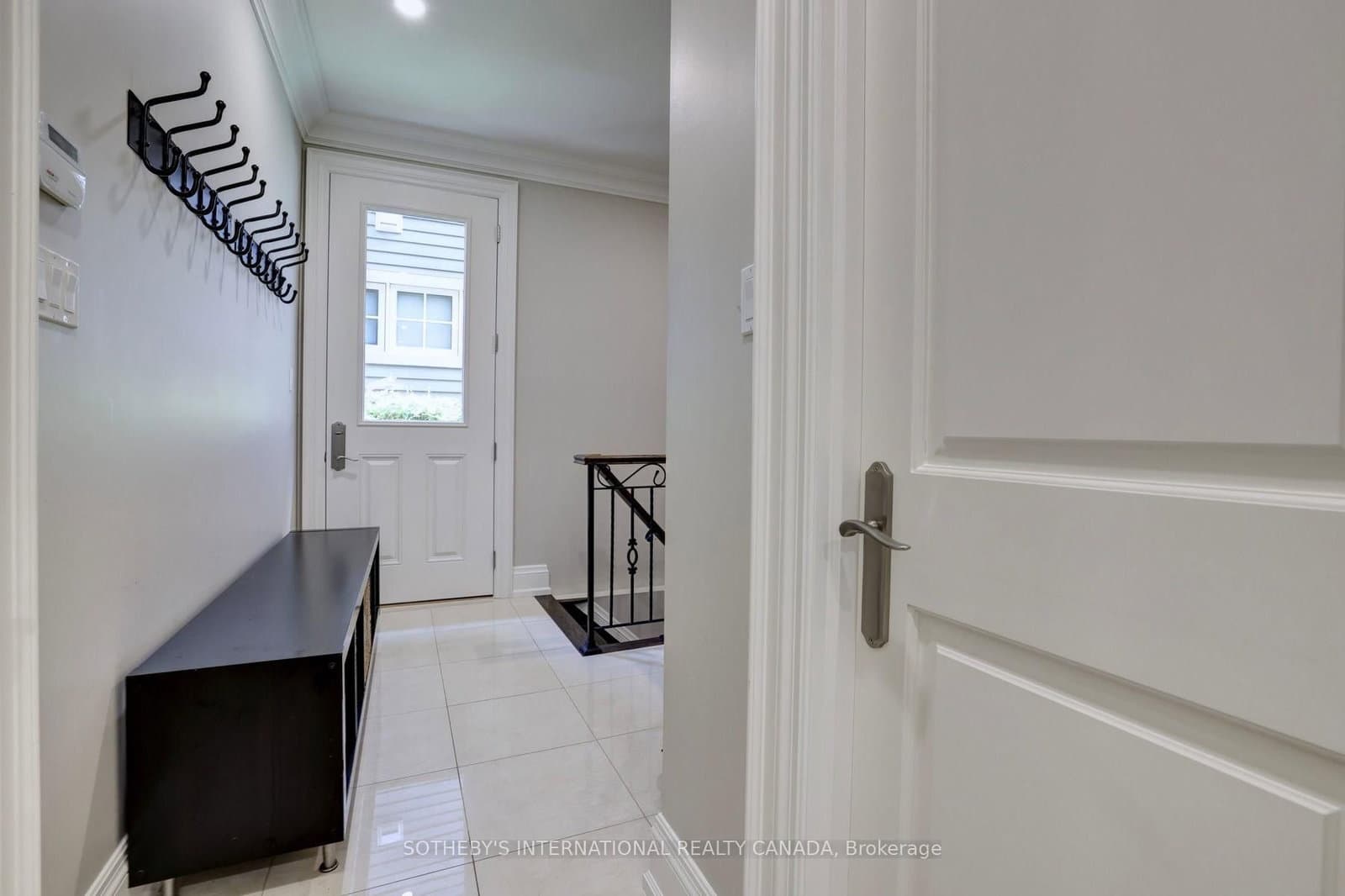 32 Oakwood Avenue S thumbnail 7