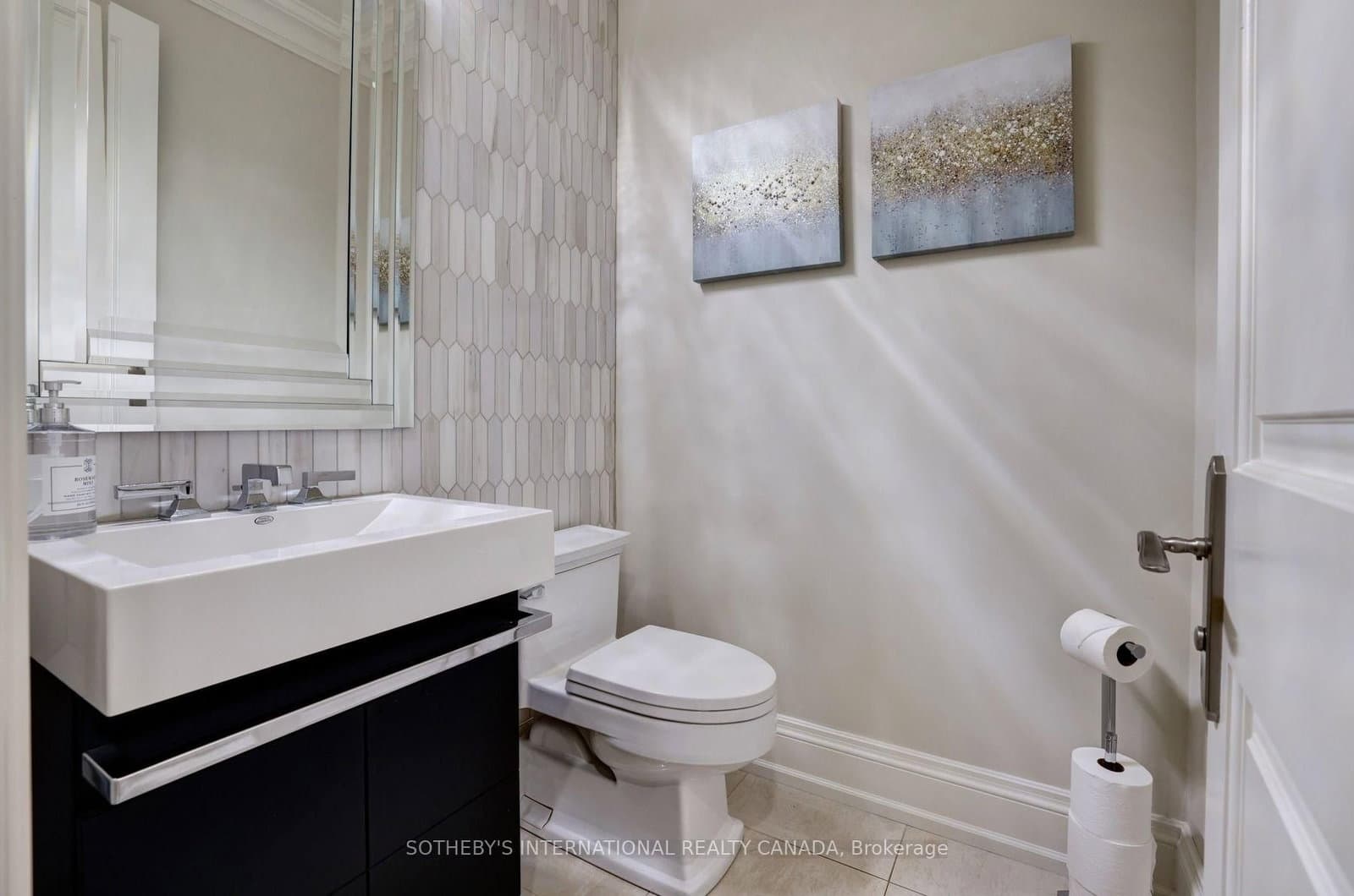 32 Oakwood Avenue S thumbnail 8