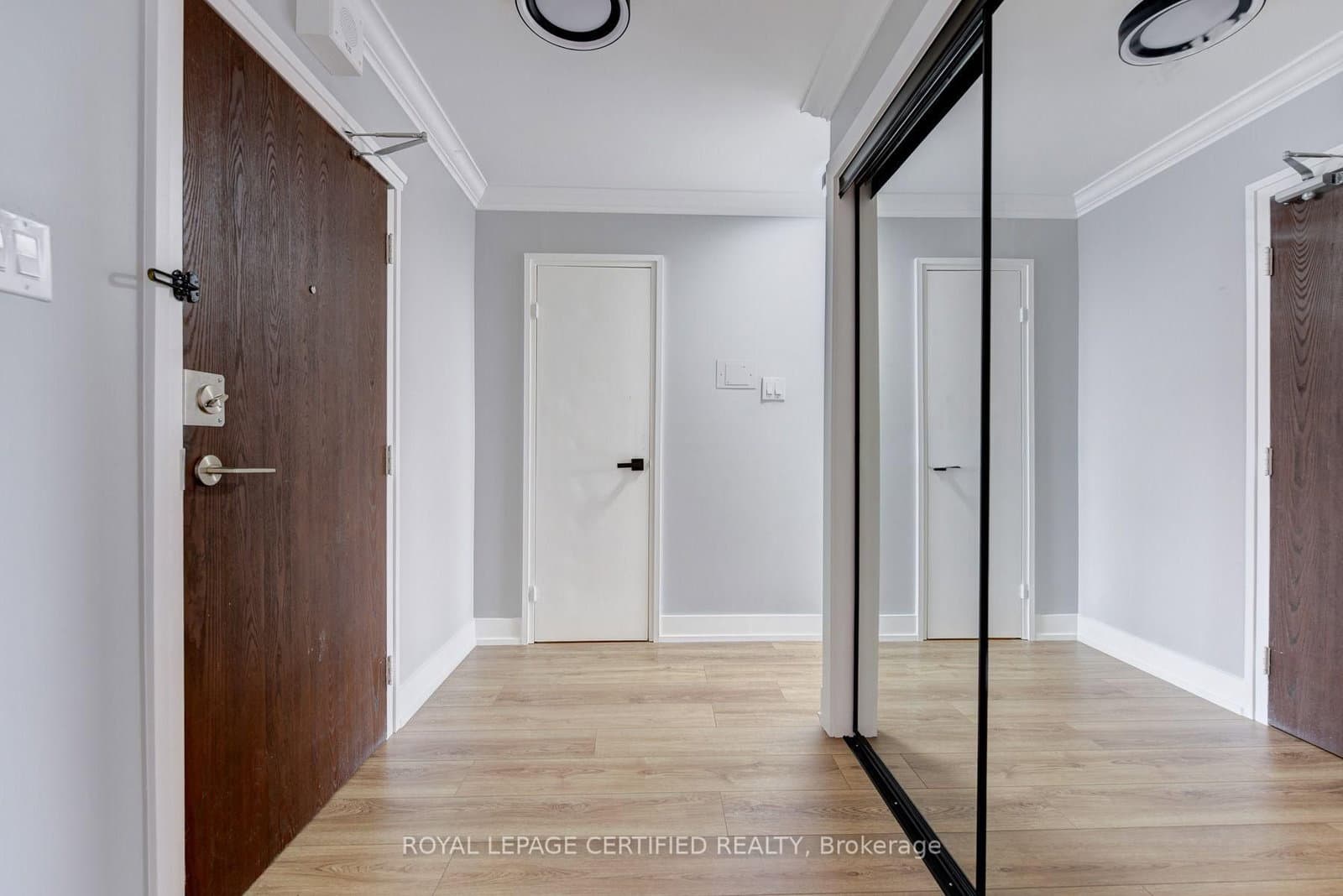 3170 Kirwin Avenue, Unit 301 thumbnail 3