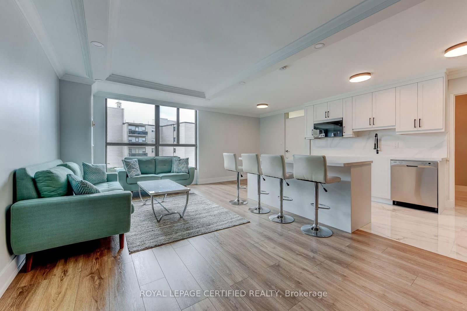 3170 Kirwin Avenue, Unit 301 thumbnail 4