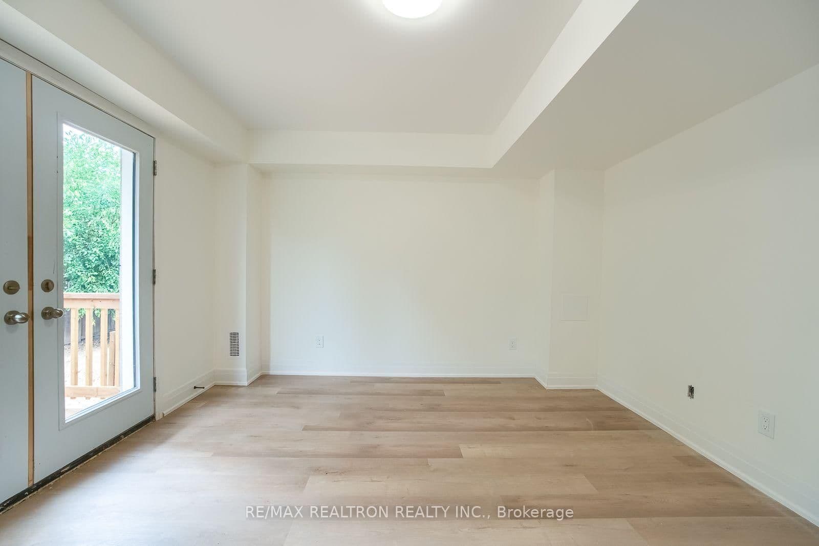 5261 Heeks Common thumbnail 6