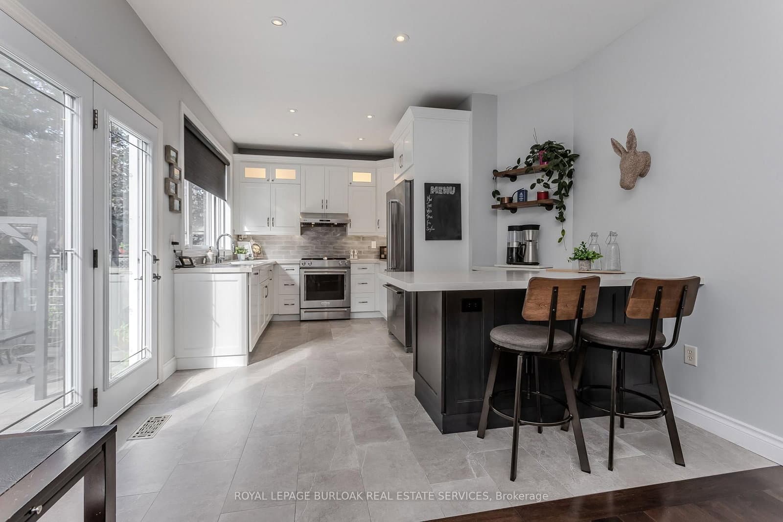 5174 Ravine Crescent thumbnail 7