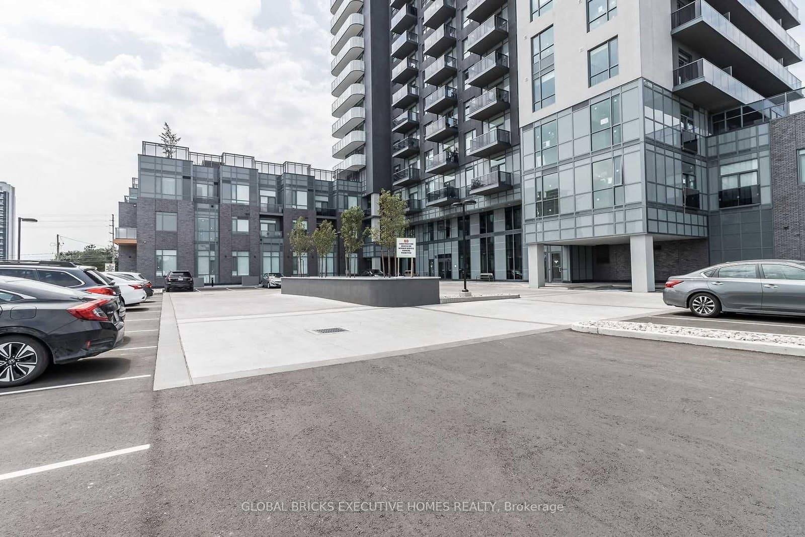 8 Nahani Way, Unit 3405 thumbnail 12