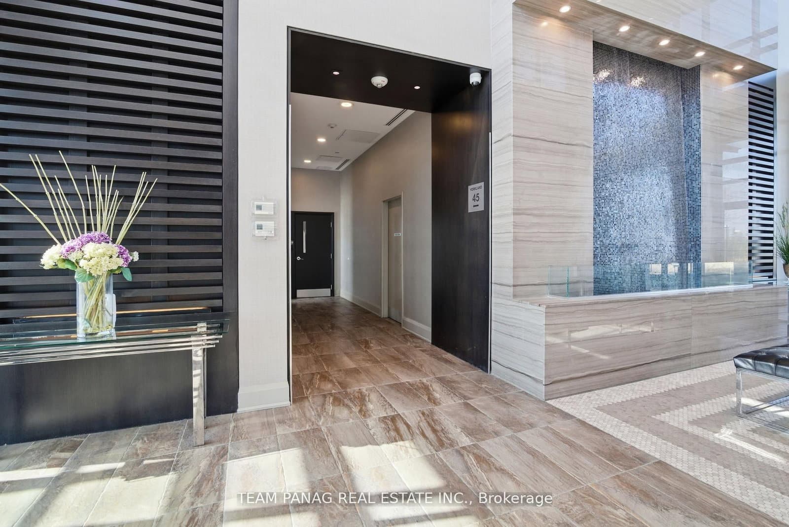 45 Yorkland Boulevard, Unit 209 thumbnail 5