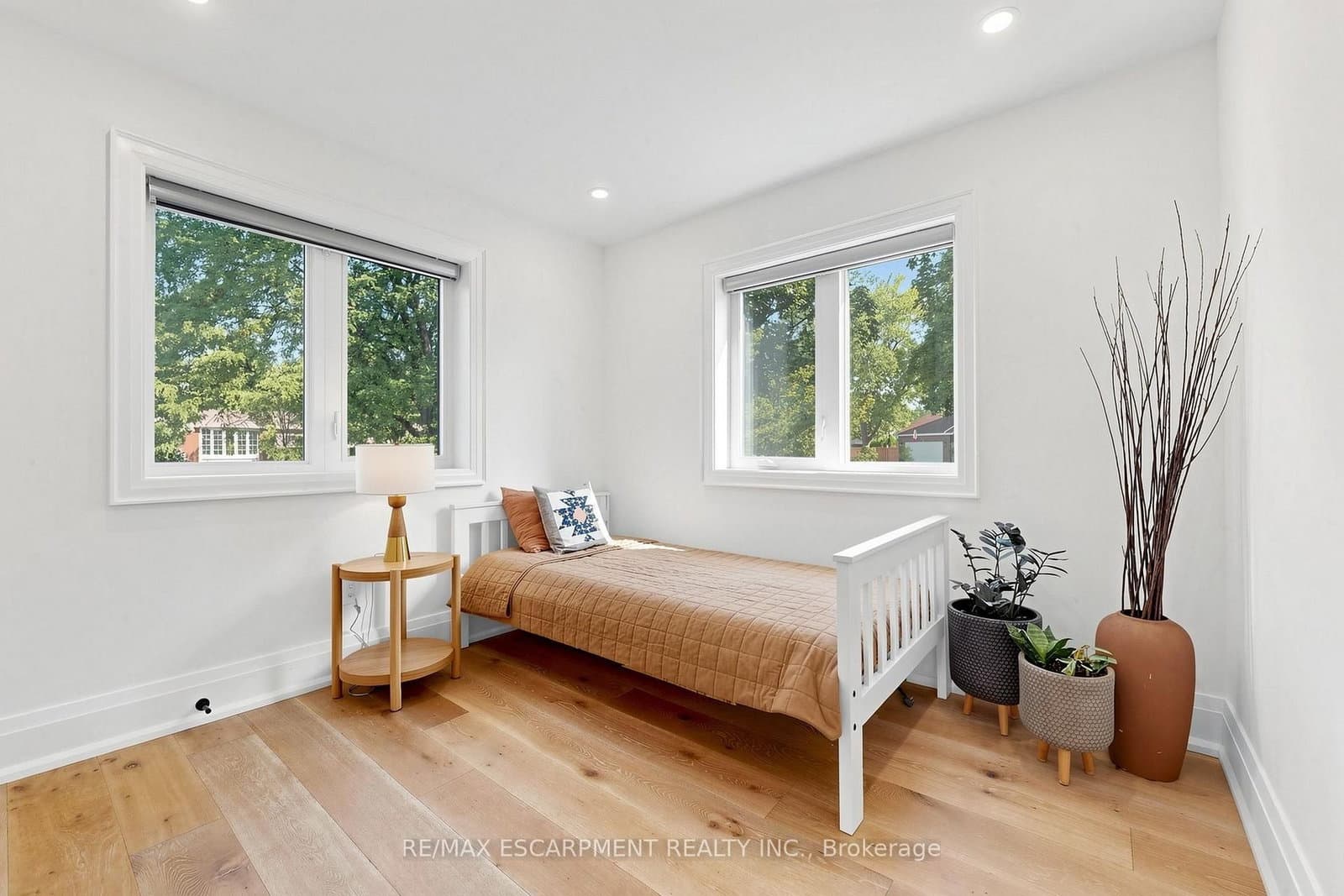 386 Cosburn Crescent thumbnail 15