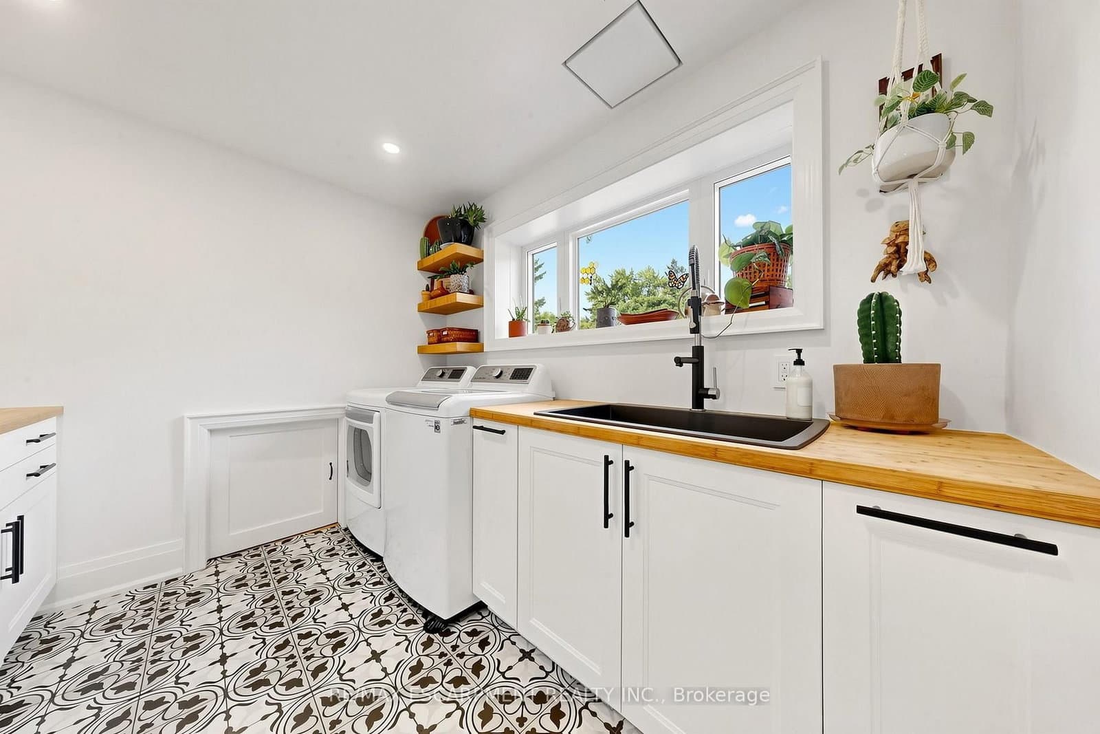 386 Cosburn Crescent thumbnail 17