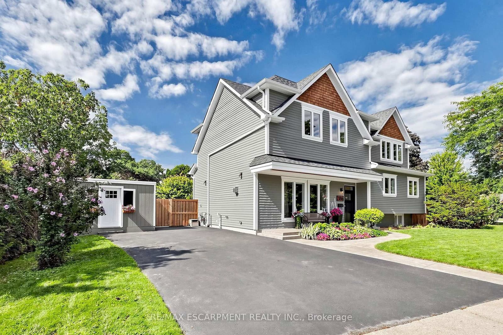 386 Cosburn Crescent thumbnail 2