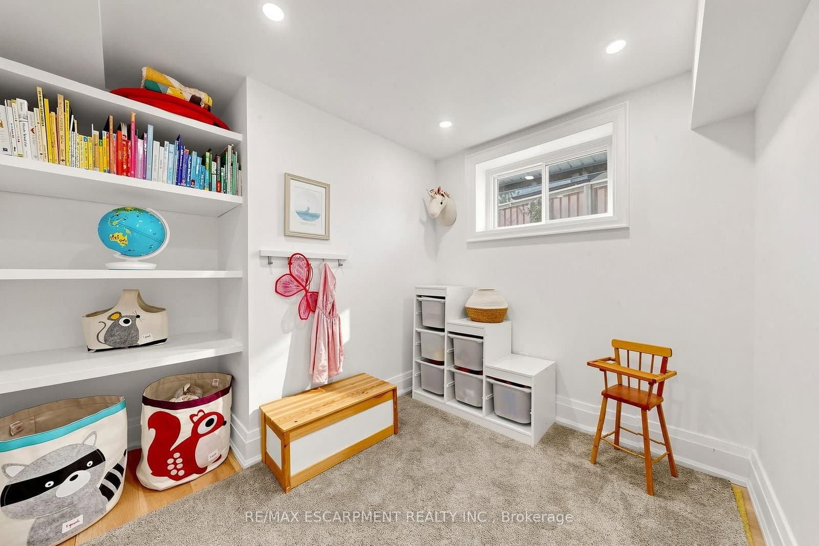 386 Cosburn Crescent thumbnail 32