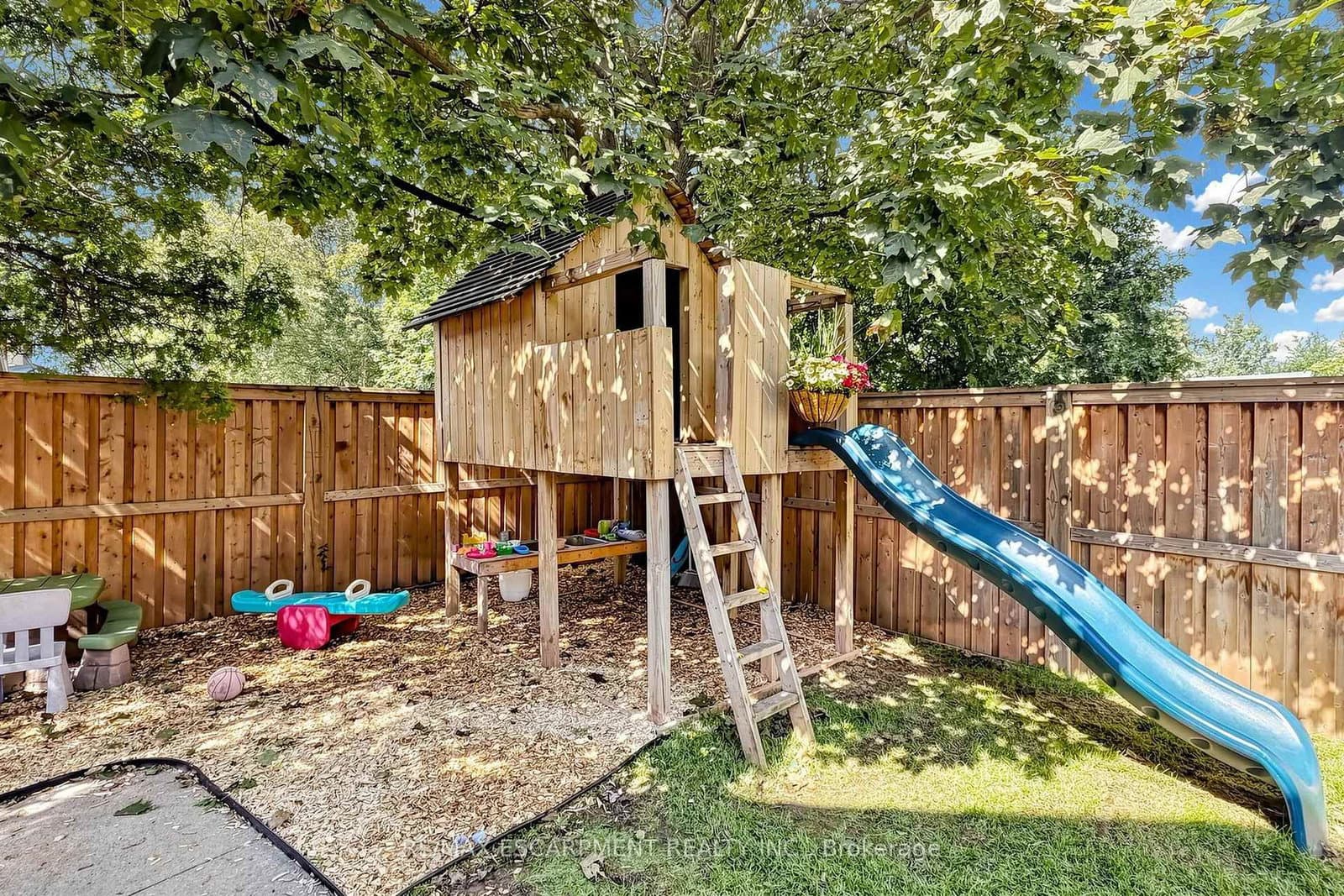 386 Cosburn Crescent thumbnail 38