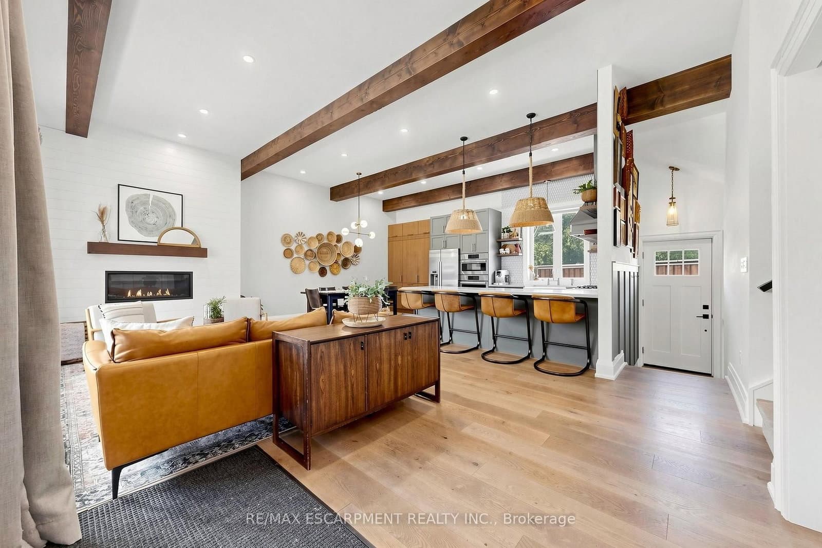 386 Cosburn Crescent thumbnail 6