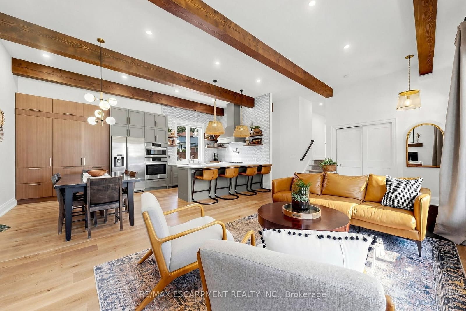 386 Cosburn Crescent thumbnail 7