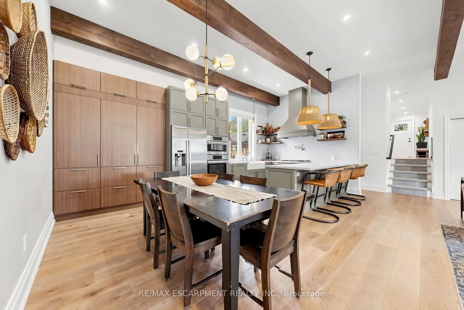 386 Cosburn Crescent thumbnail 8