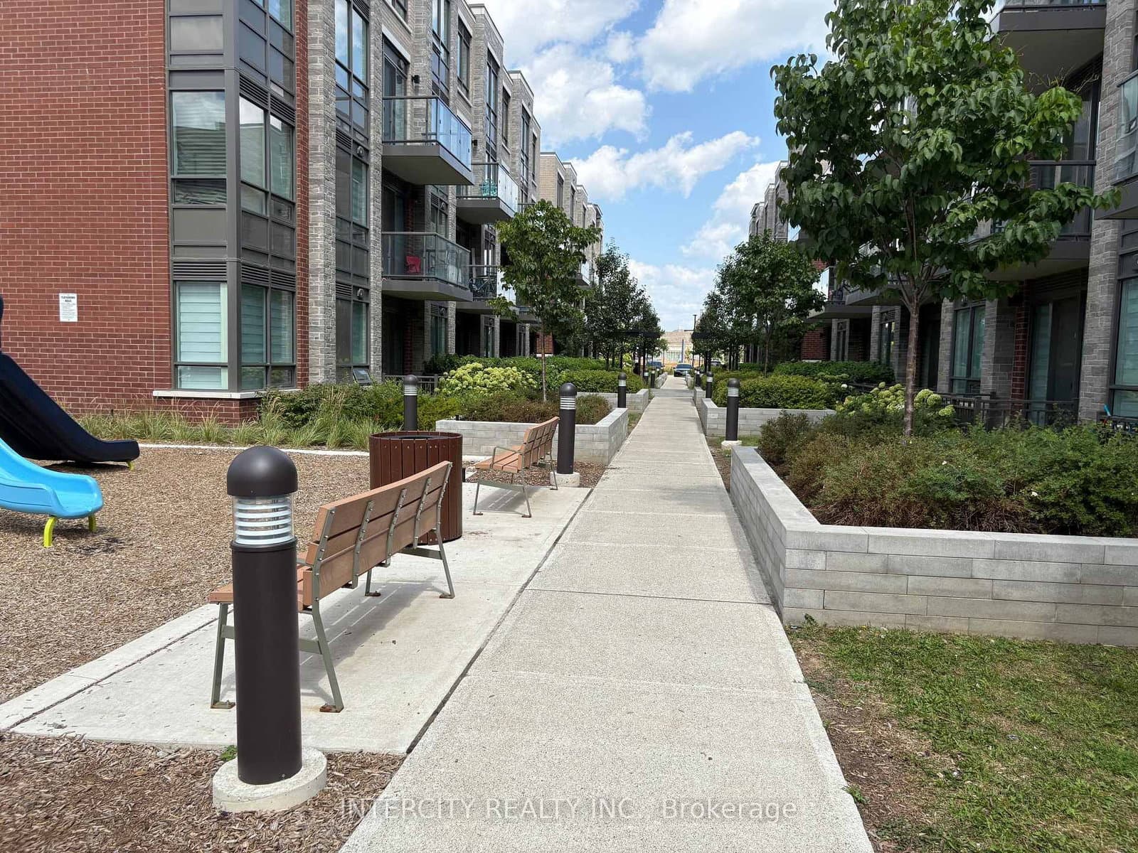75 Attmar Drive, Unit 355 thumbnail 4