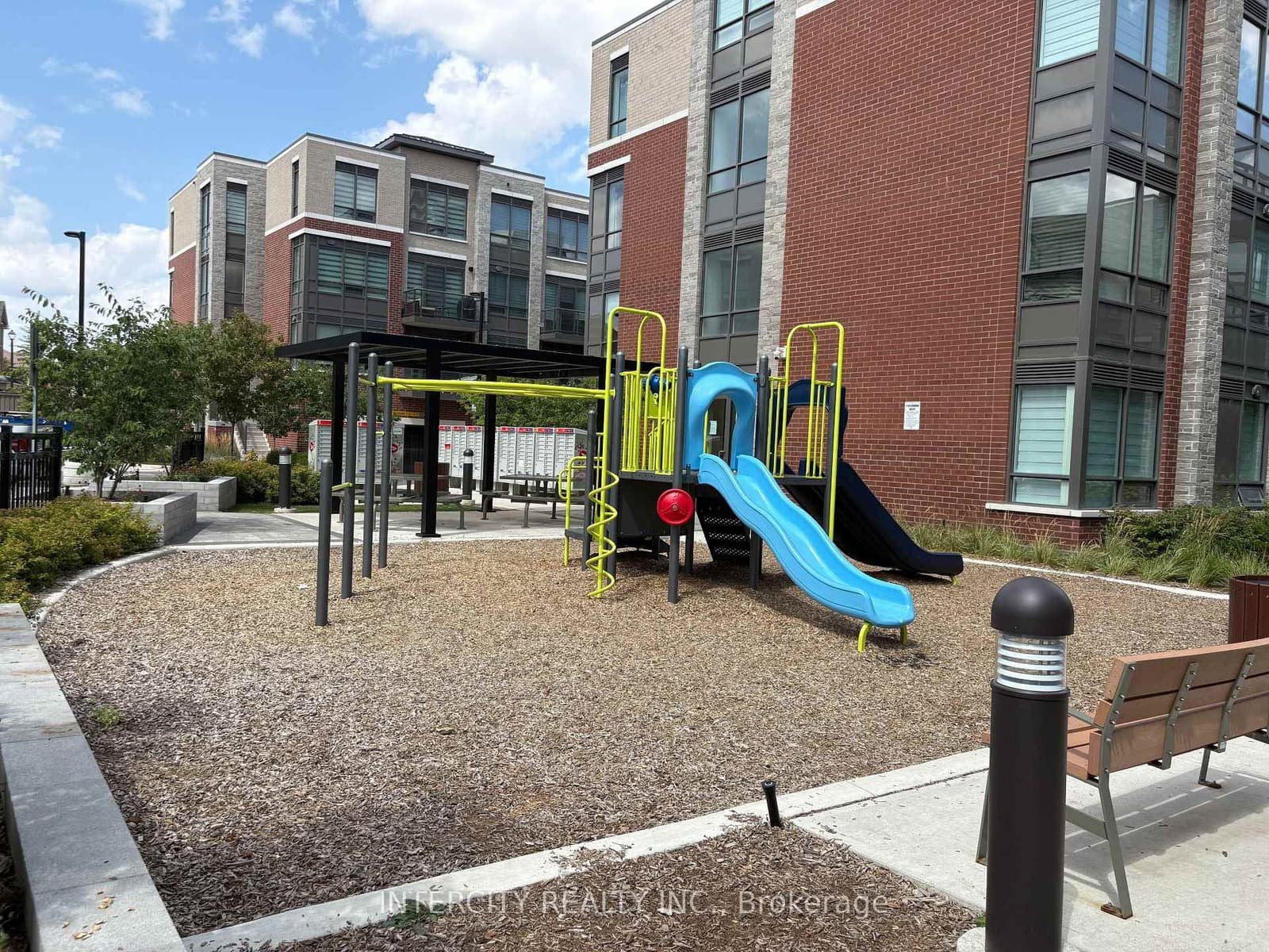 75 Attmar Drive, Unit 355 thumbnail 5