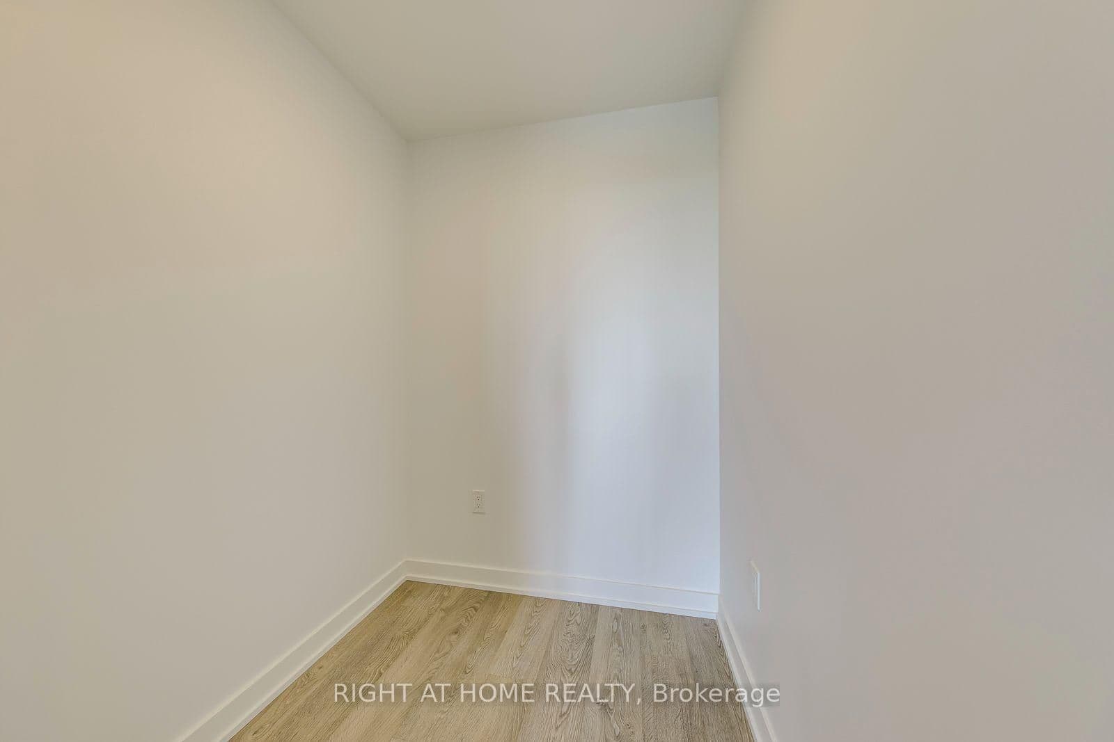 740 Whitlock Avenue, Unit 602 thumbnail 13