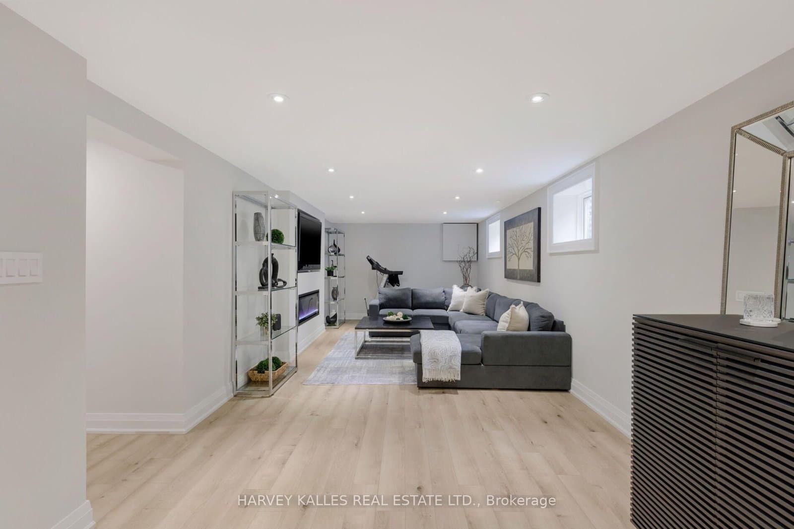 75 Markland Drive thumbnail 34