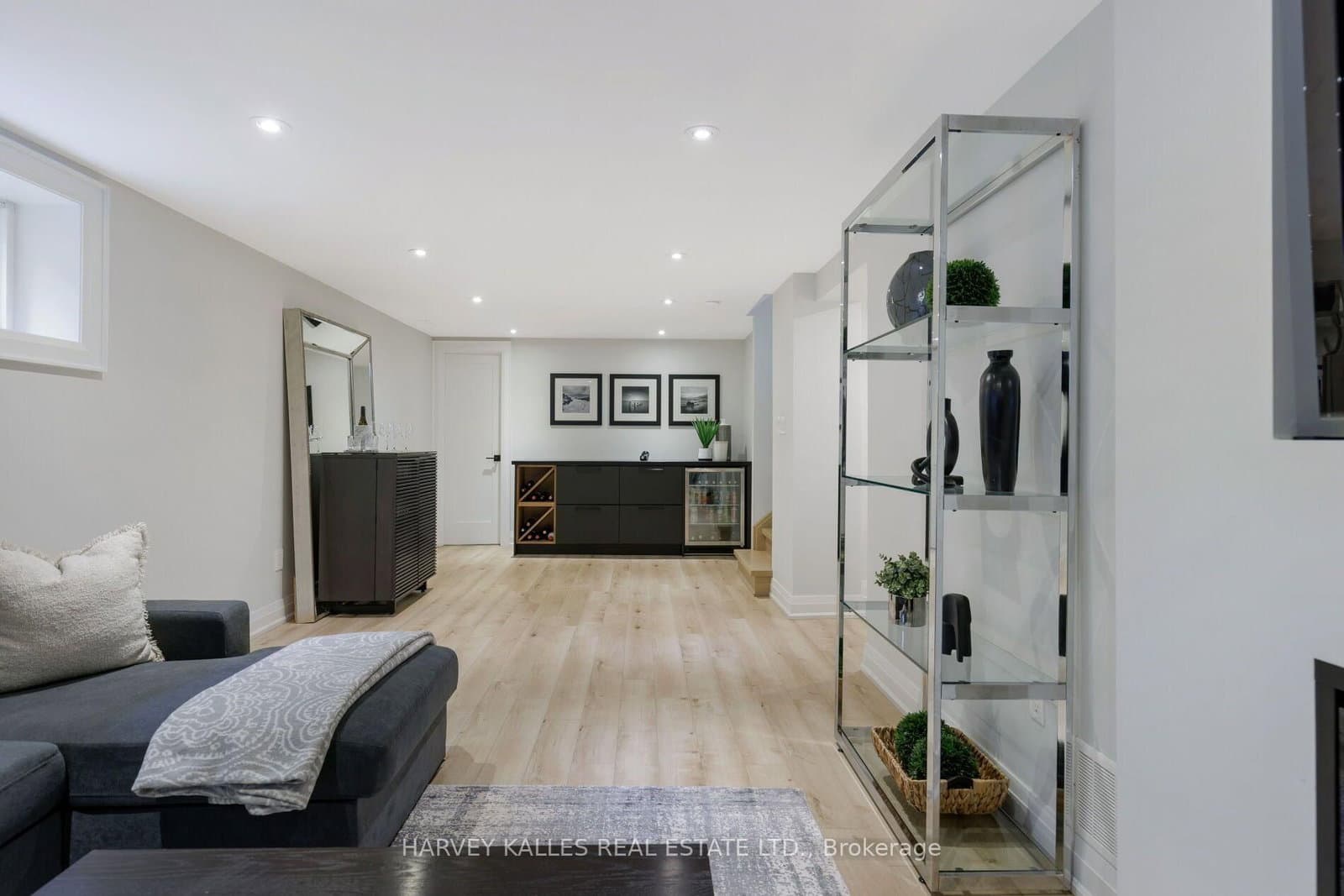 75 Markland Drive thumbnail 37