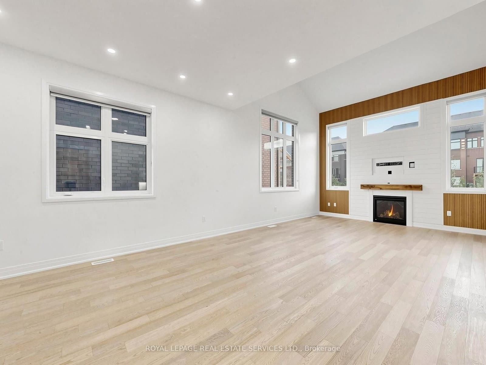 1340 Aymond Crescent thumbnail 10