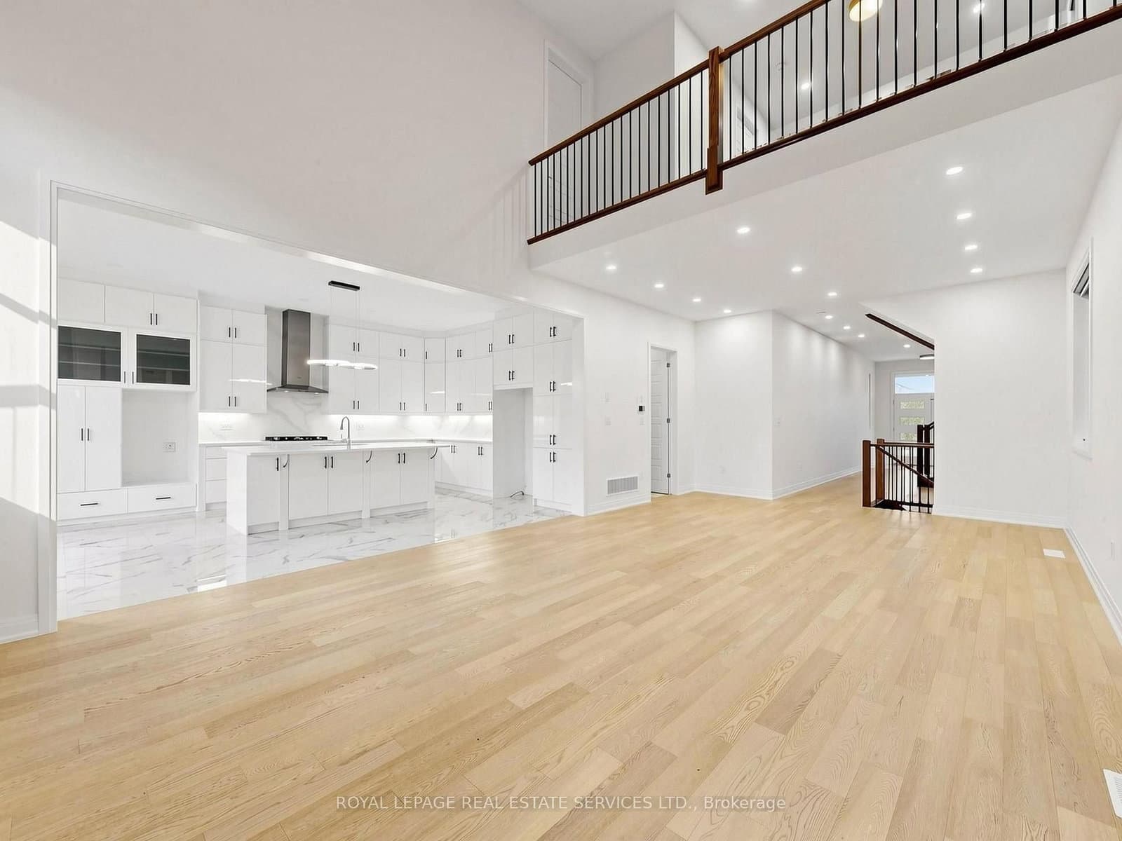 1340 Aymond Crescent thumbnail 13